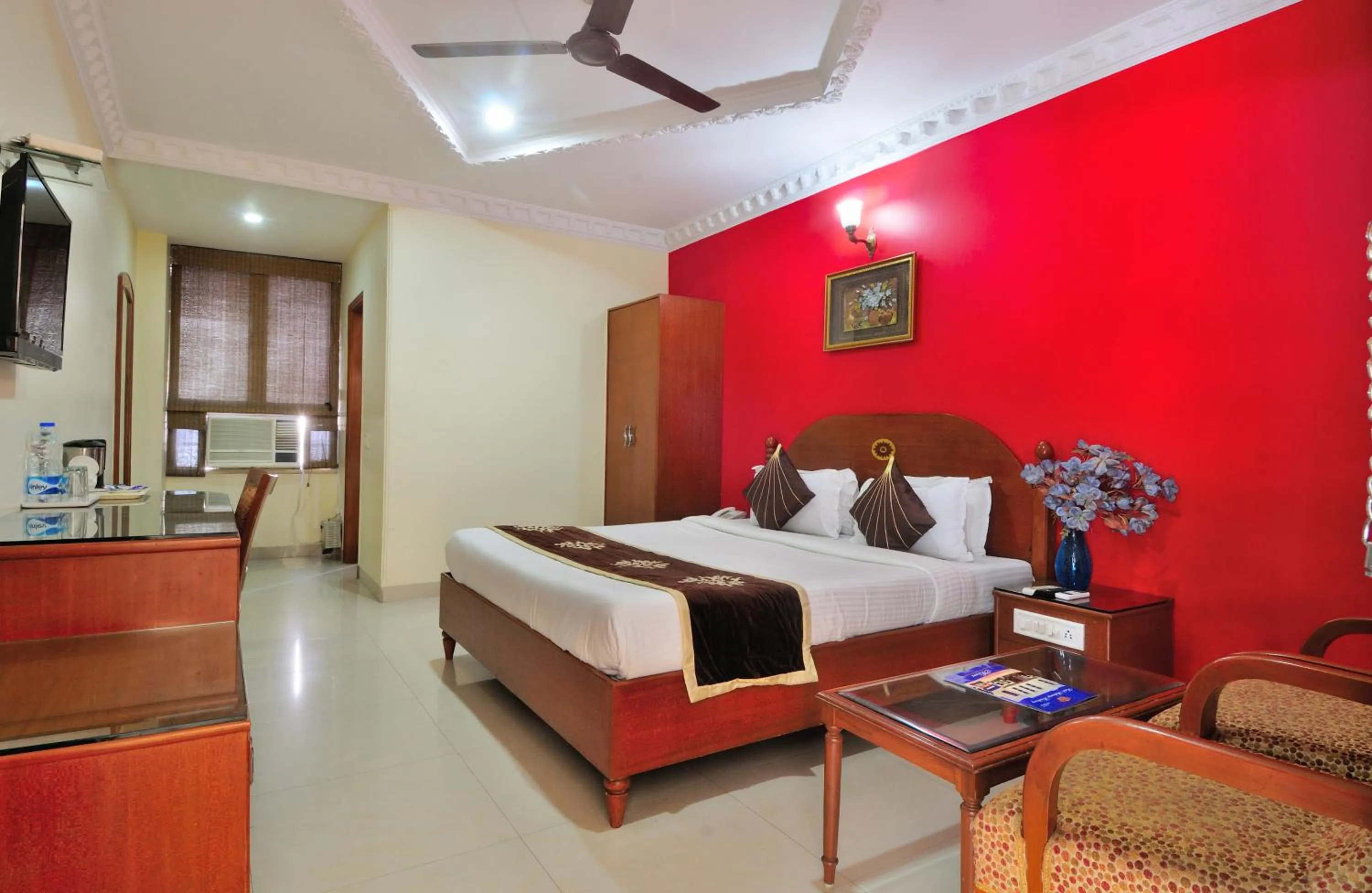 Bed in Hotel Maharaja Residency