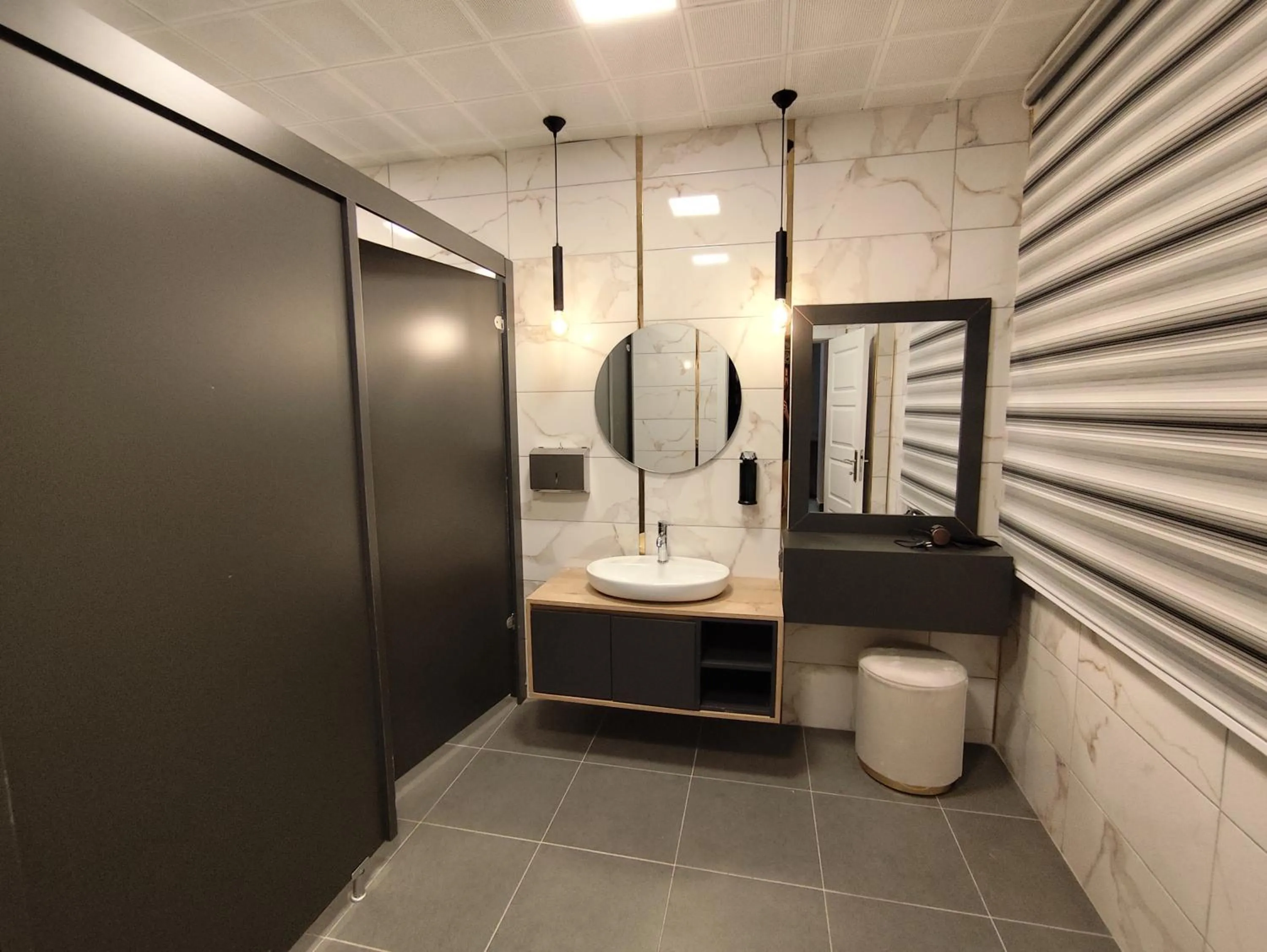 Bathroom in Sav-ir Suit Otel