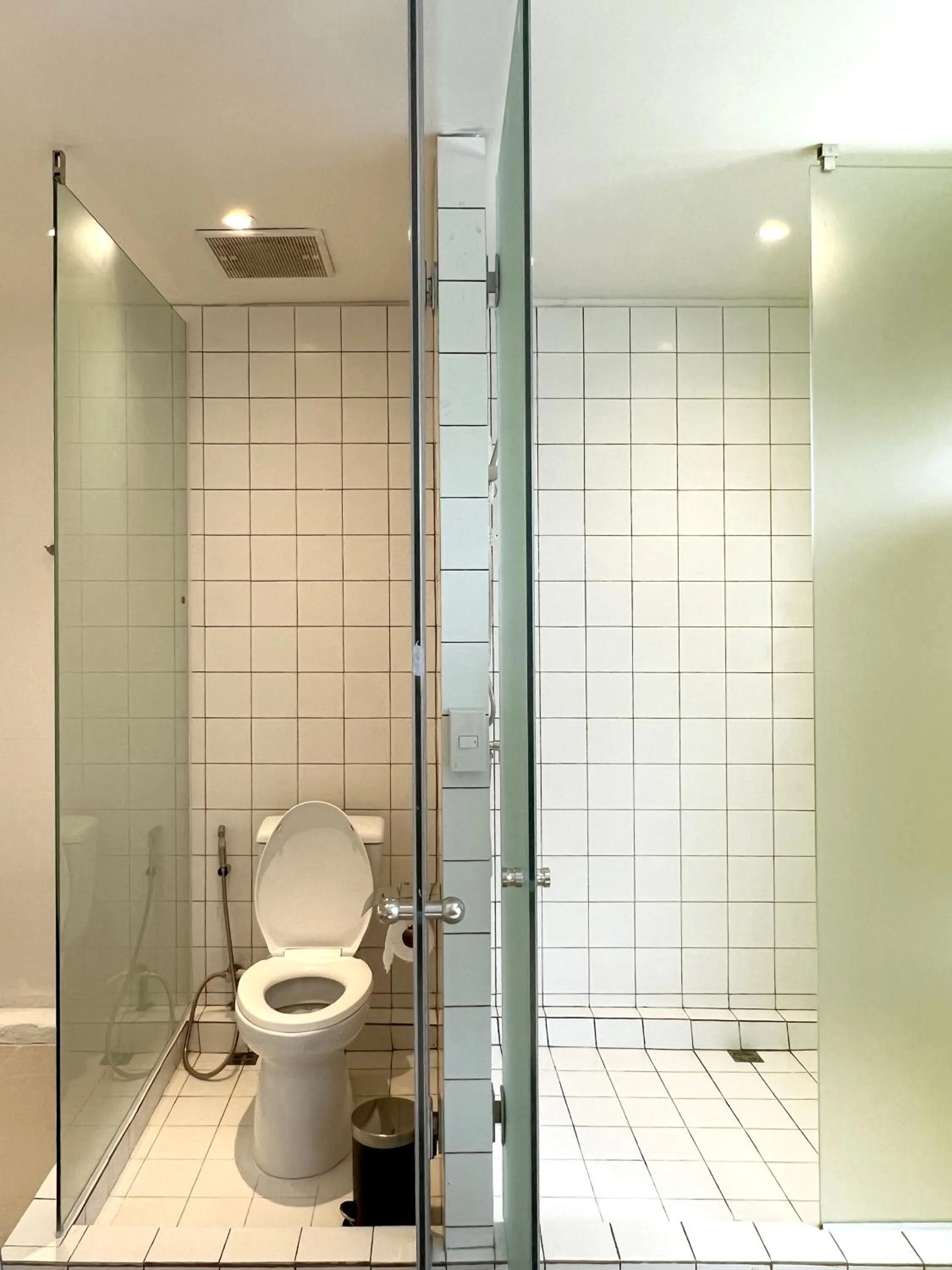 Chatel Samyan - Self check-in