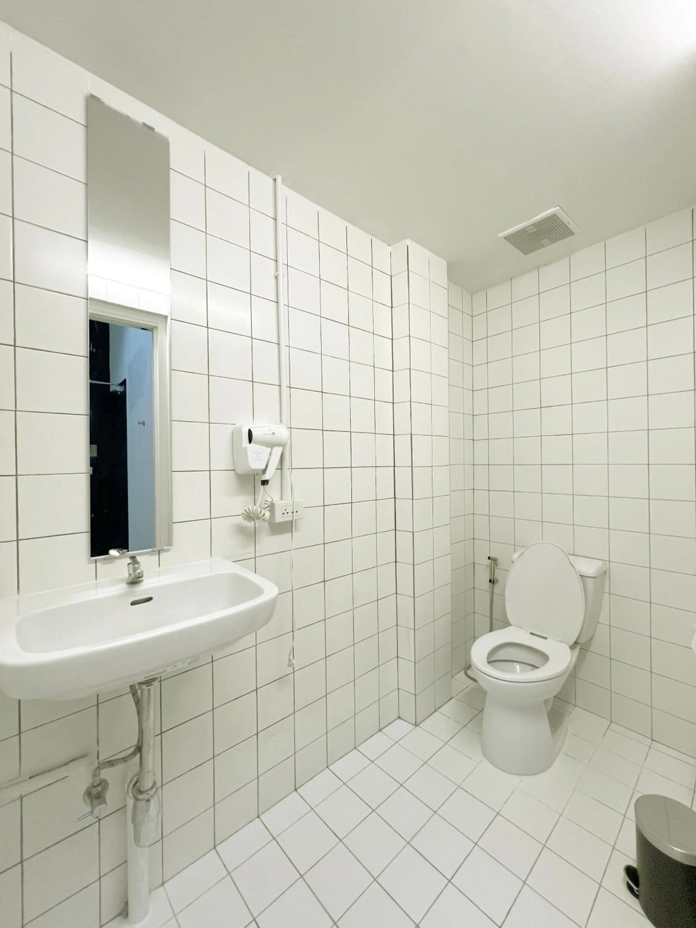 Chatel Samyan - Self check-in