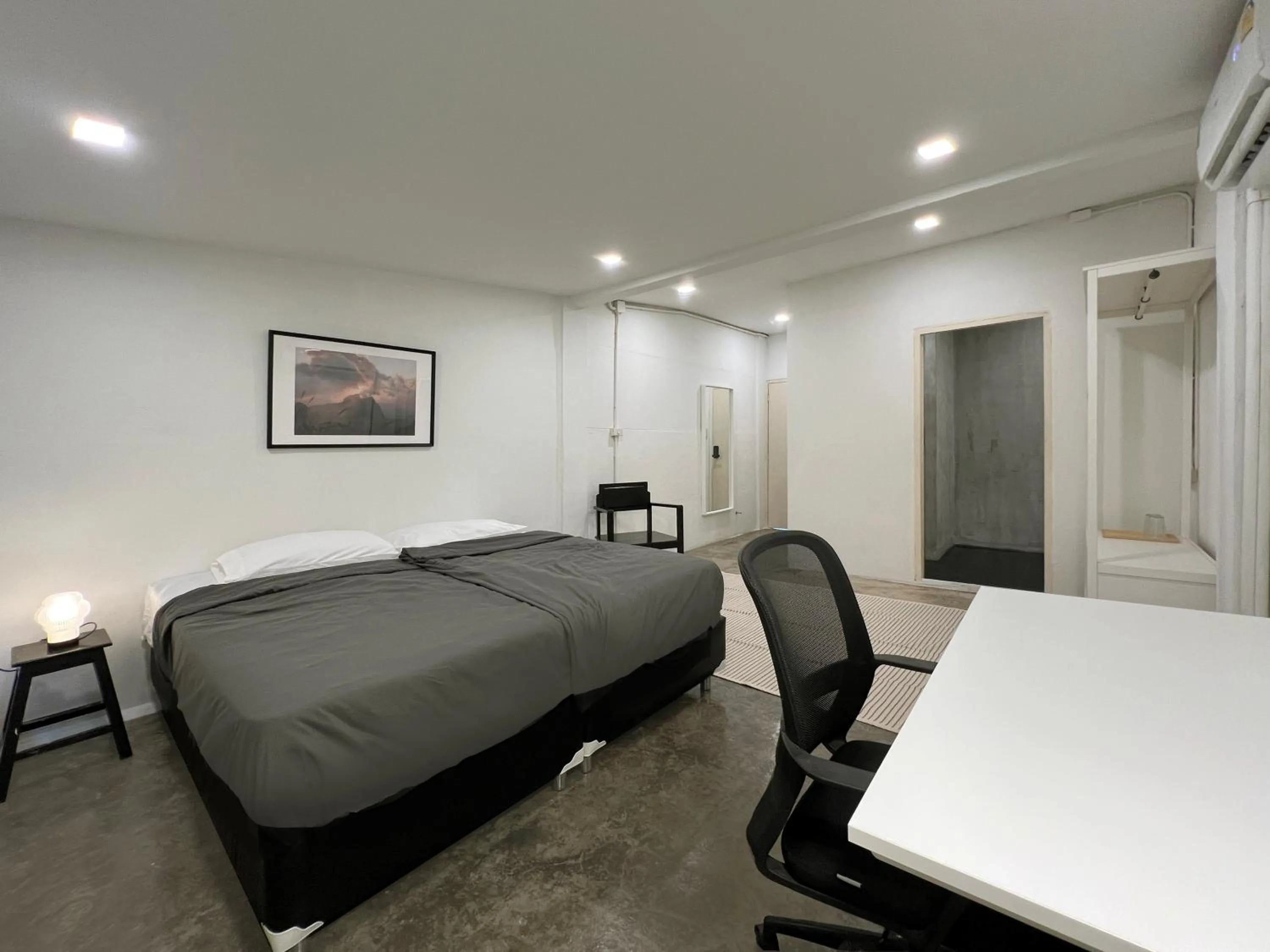 Bed in Chatel Samyan - Self check-in