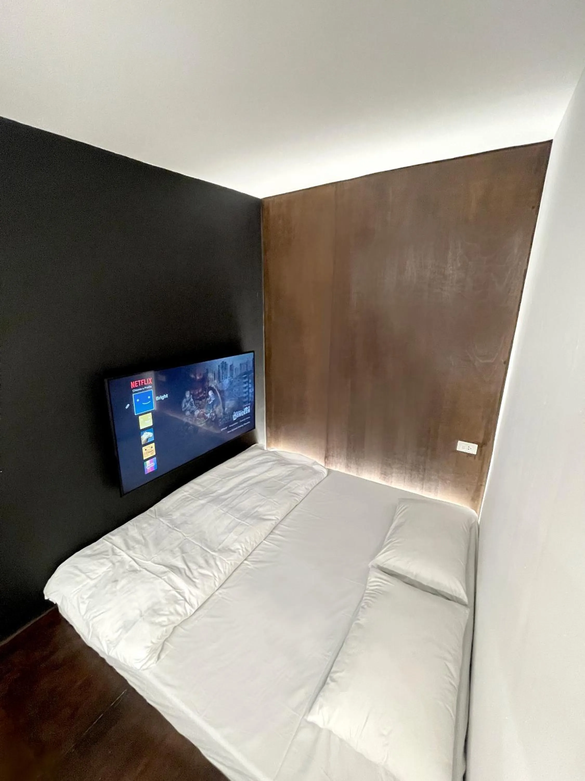 Bed in Chatel Samyan - Self check-in