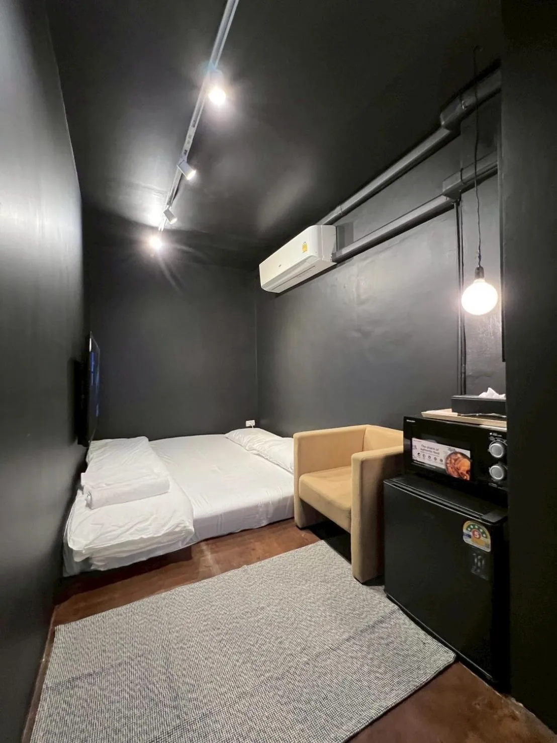 Bed in Chatel Samyan - Self check-in