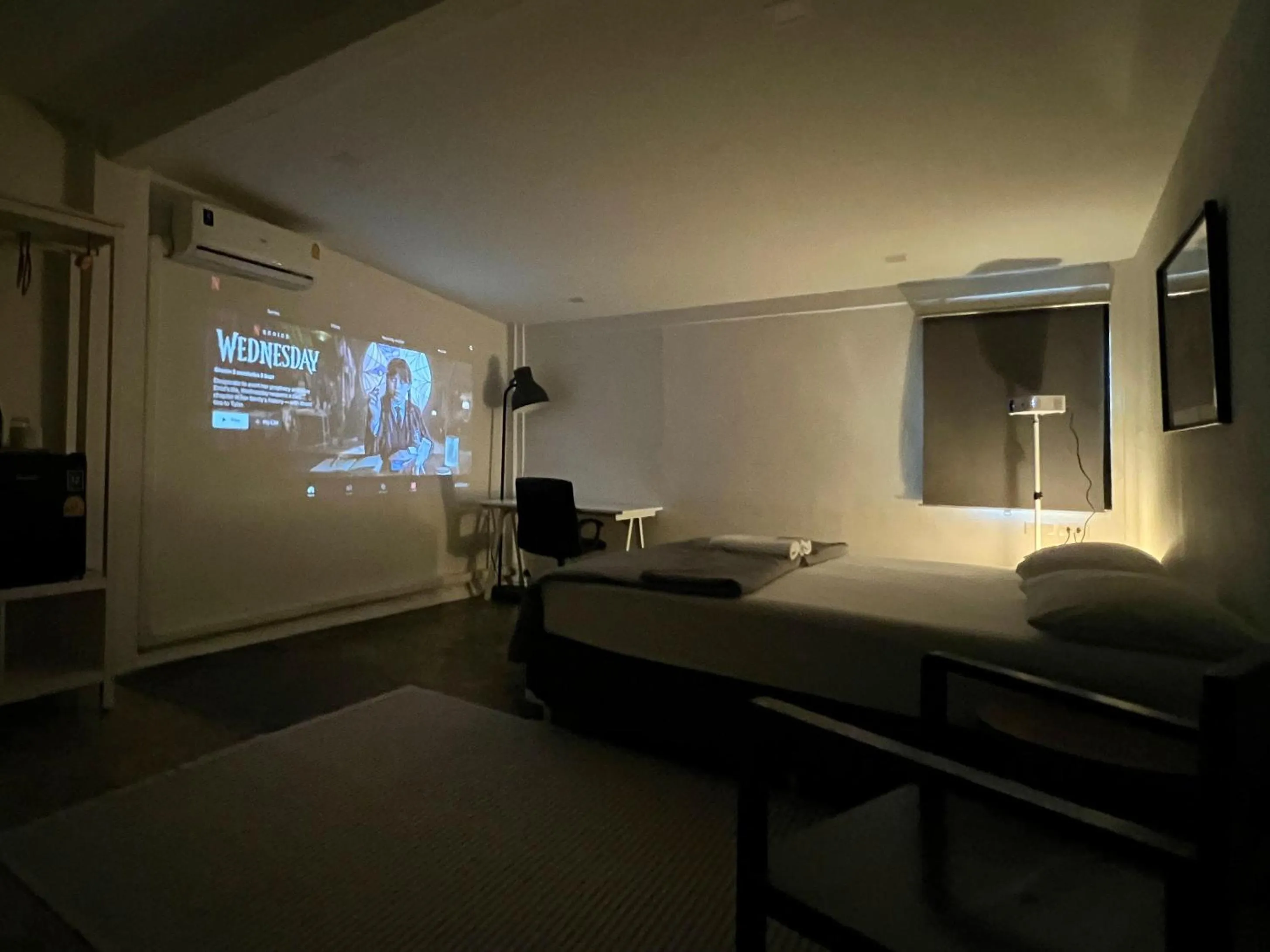 Bed in Chatel Samyan - Self check-in