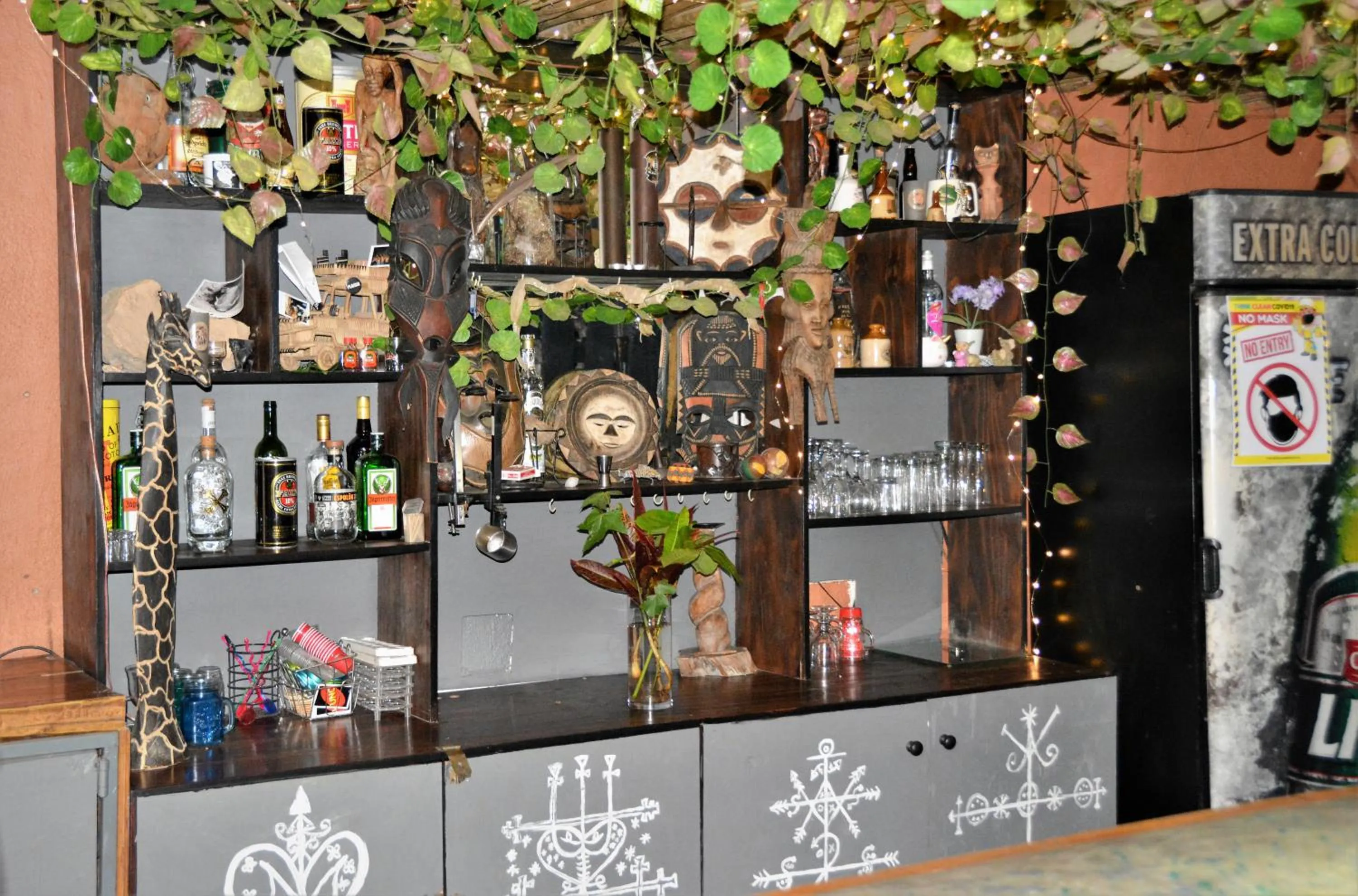 Lounge or bar in Hazyview Adventure Backpackers