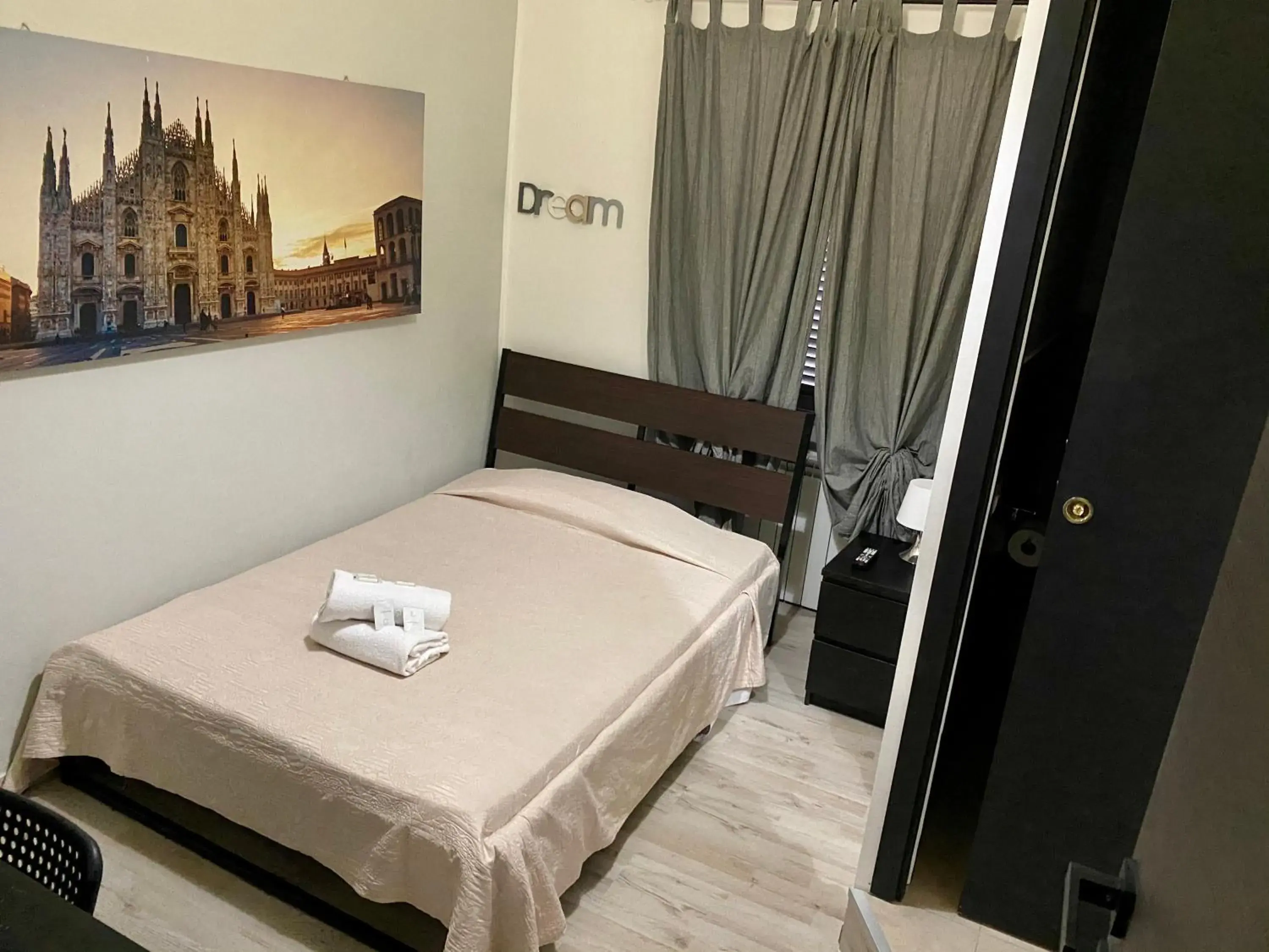 Single Room with Private Bathroom in Guest House Minas Single Room with Private Bathroom in Guest House Minas