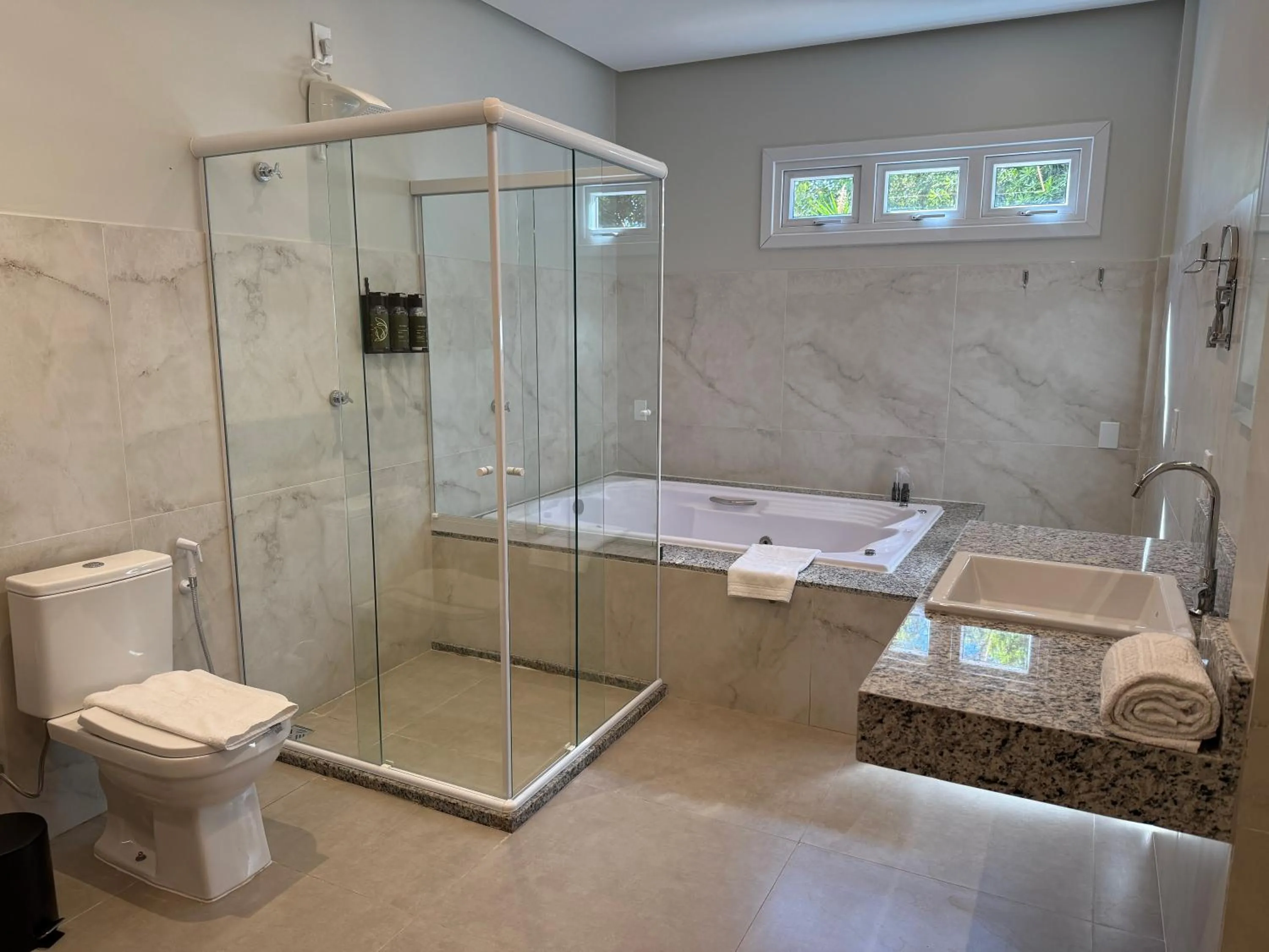 Bath in BALSAS PREMIER HOTEL