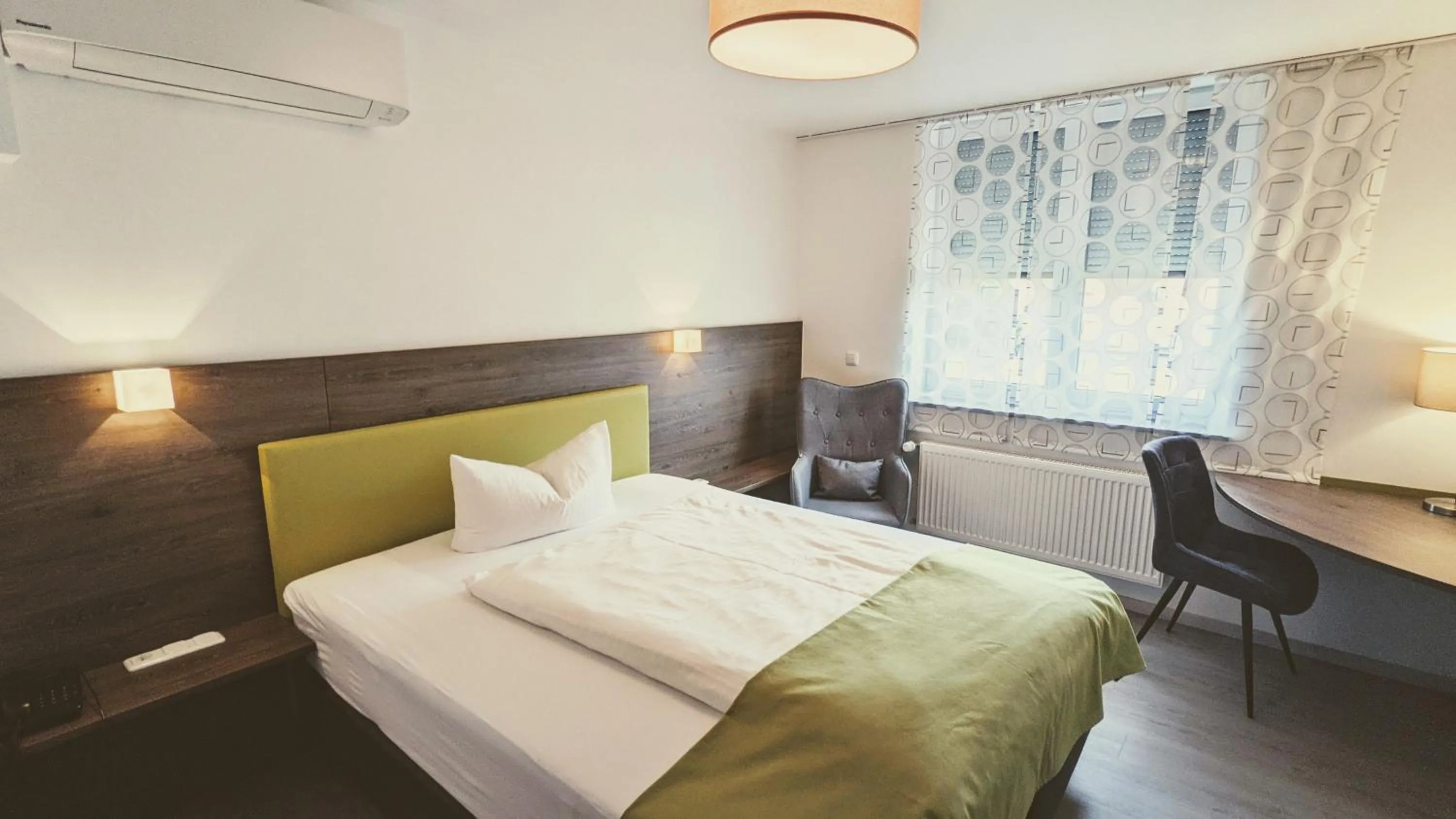 Photo of the whole room, Bed in Hotel Rotes Ross