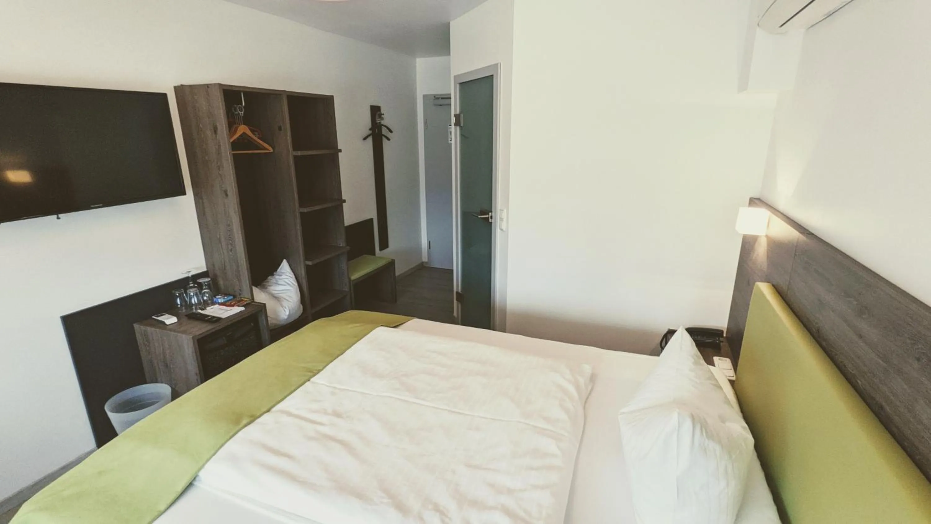 Photo of the whole room, Bed in Hotel Rotes Ross
