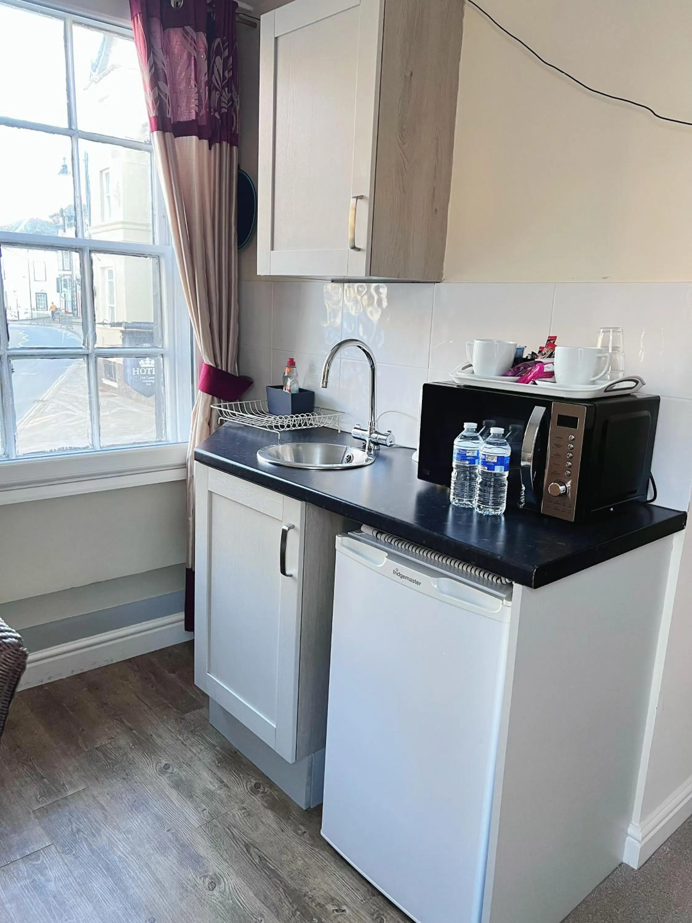 Coffee/tea facilities in The Crown Hotel