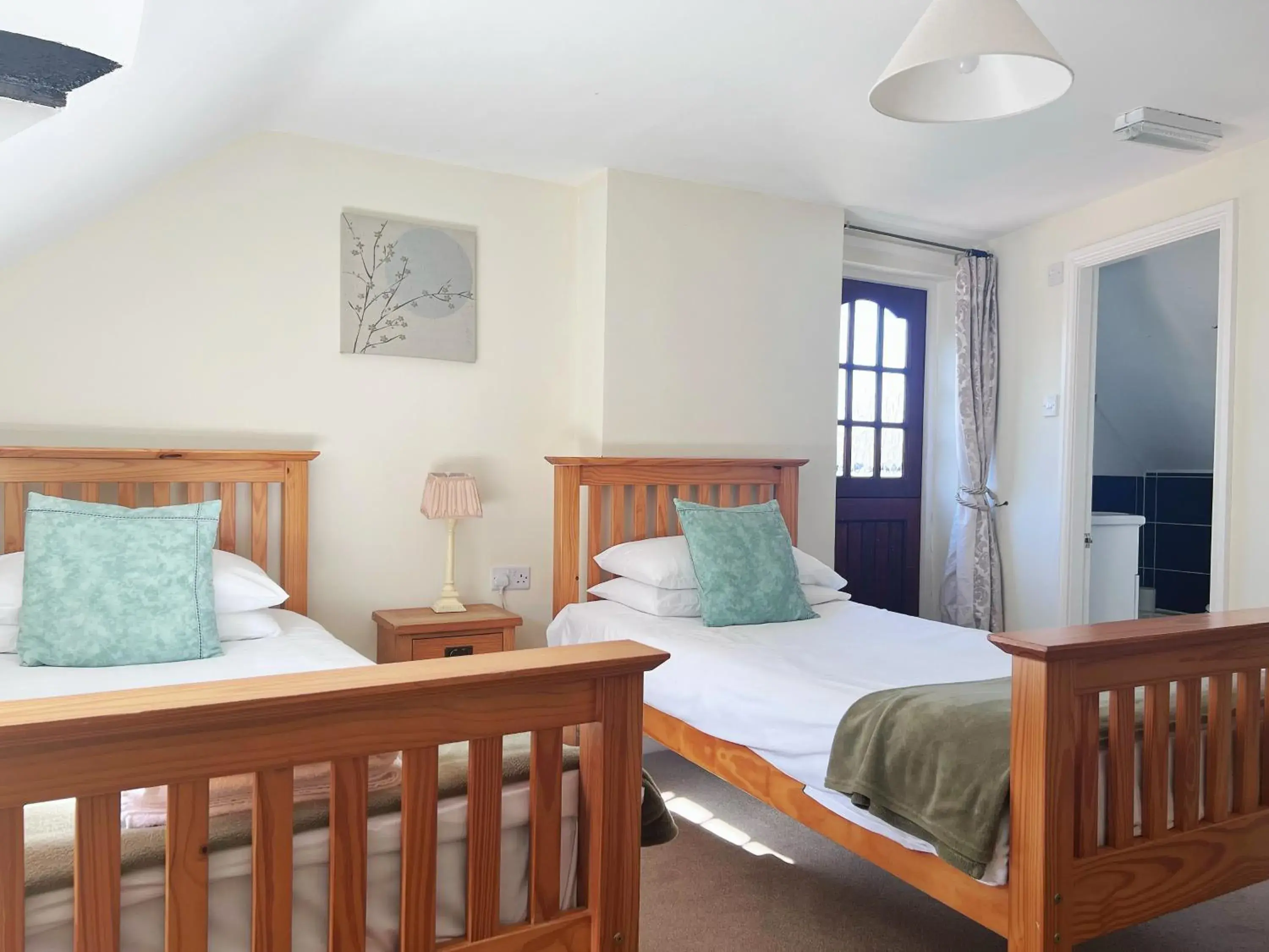 Standard Twin Room - single occupancy in The Crown Hotel Standard Twin Room - single occupancy in The Crown Hotel