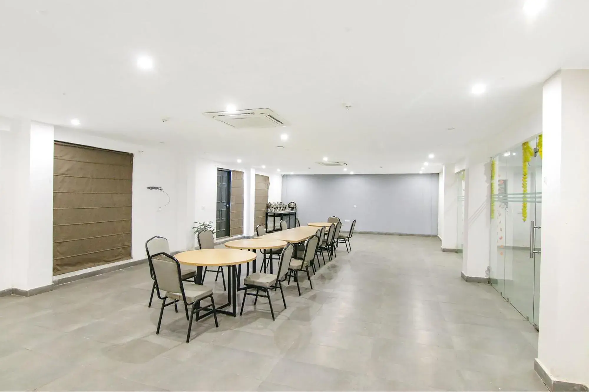 Restaurant/places to eat in FabHotel Infinity Stays Near Medanta- The Medicity, Gurgaon Restaurant/places to eat in FabHotel Infinity Stays Near Medanta- The Medicity, Gurgaon