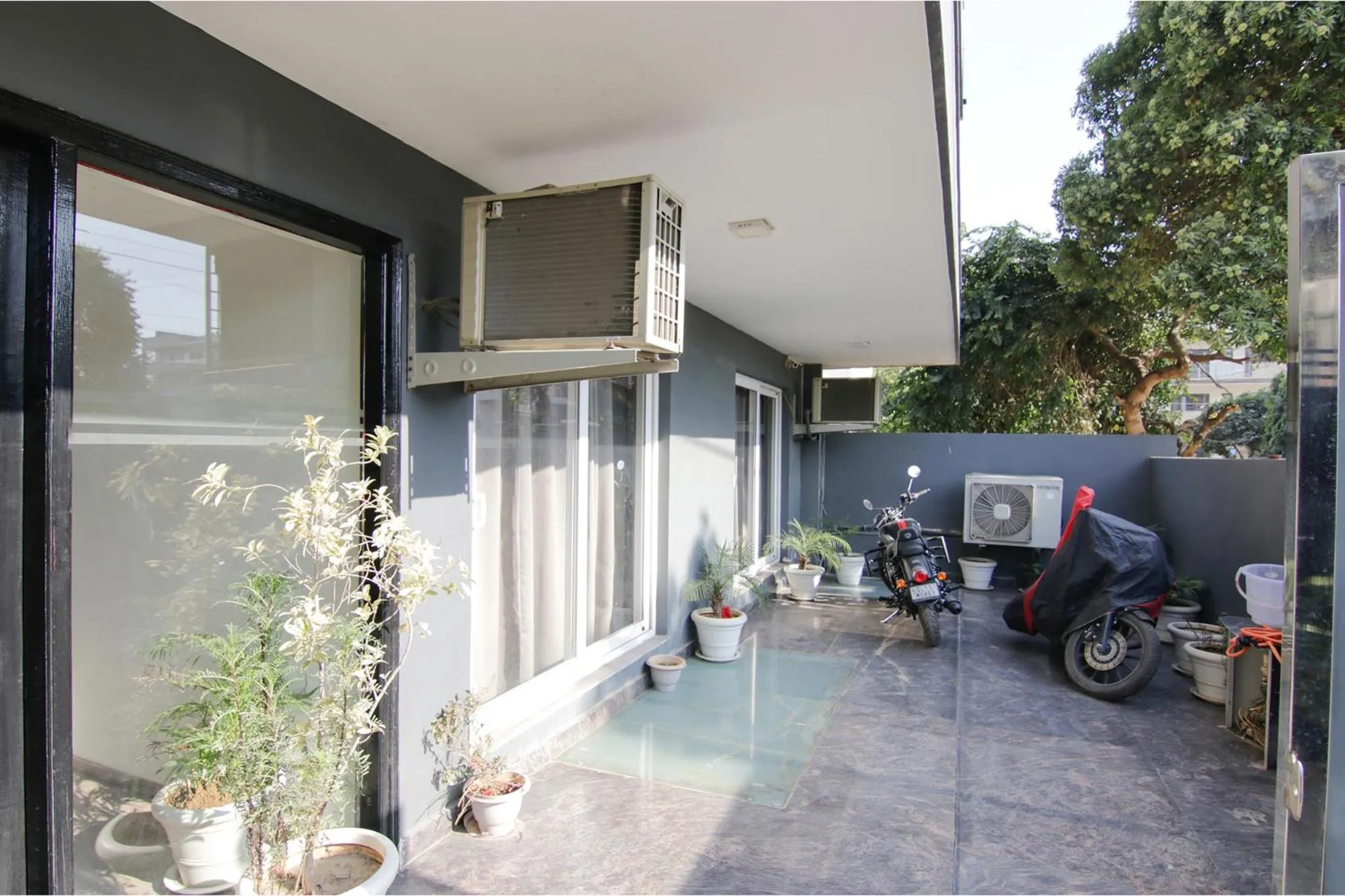 Parking in FabHotel Infinity Stays Near Medanta- The Medicity, Gurgaon