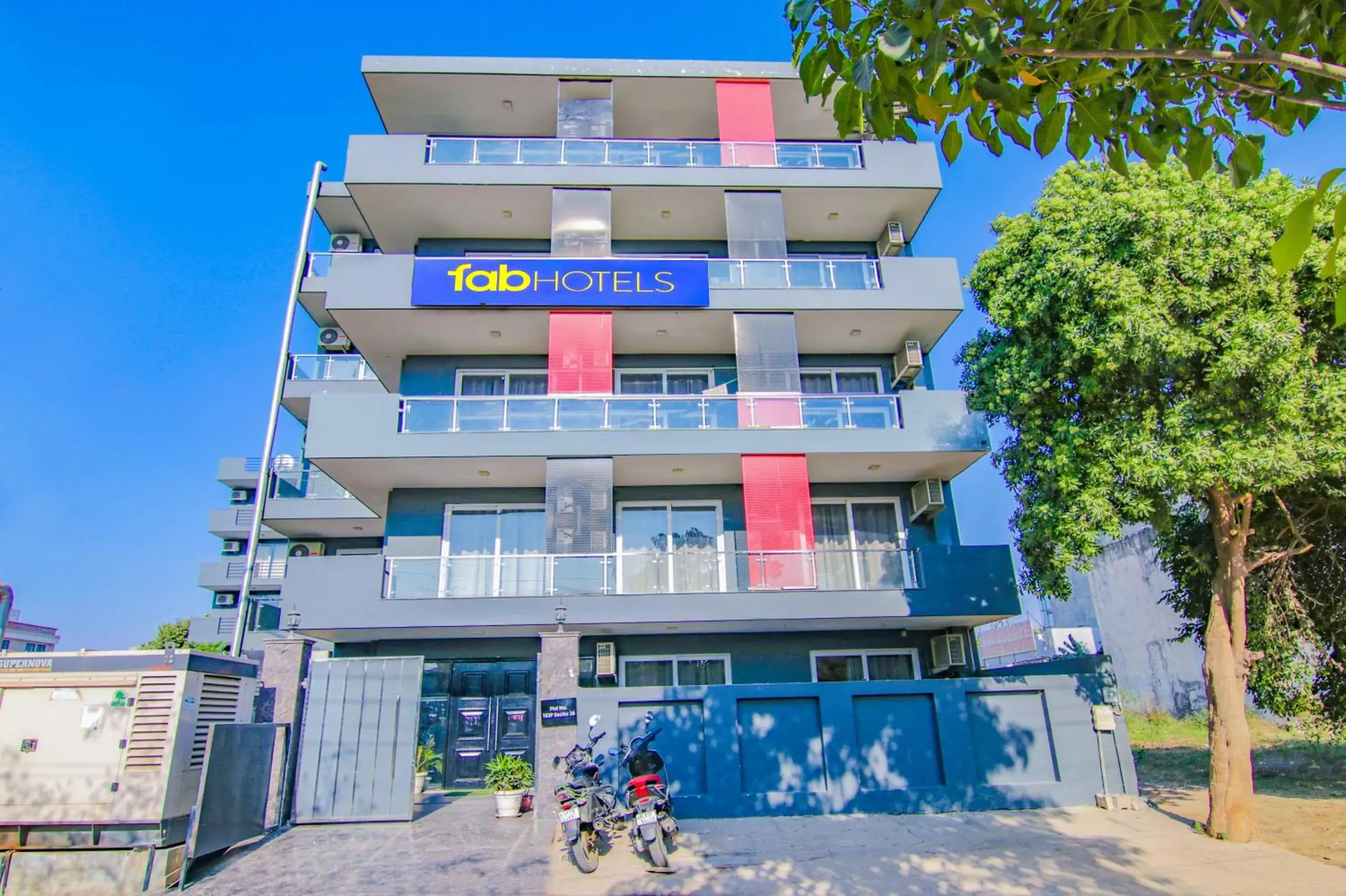 Facade/entrance in FabHotel Infinity Stays Near Medanta- The Medicity, Gurgaon Facade/entrance in FabHotel Infinity Stays Near Medanta- The Medicity, Gurgaon