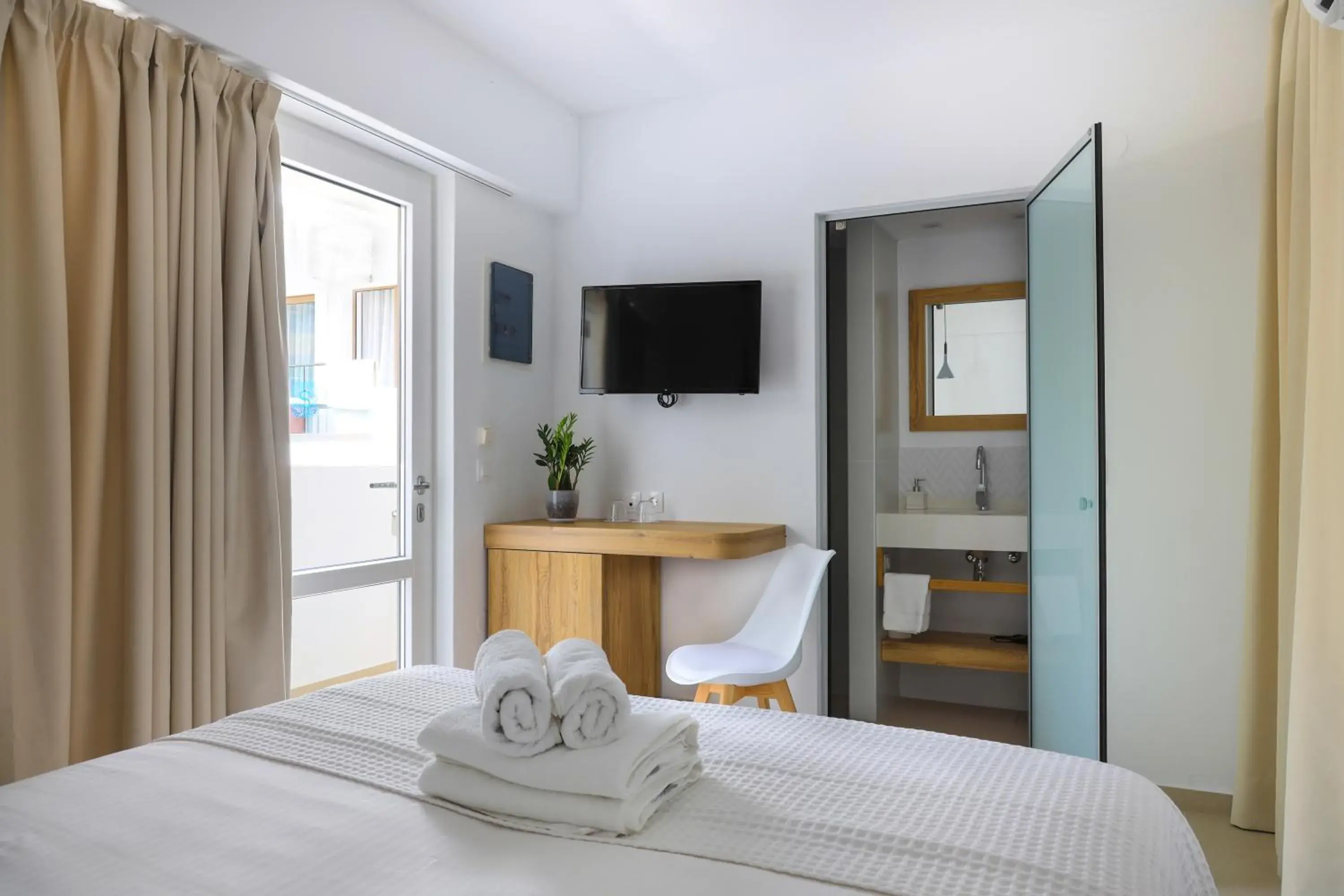 Smart Double Room in Sea Breeze Hotel Smart Double Room in Sea Breeze Hotel