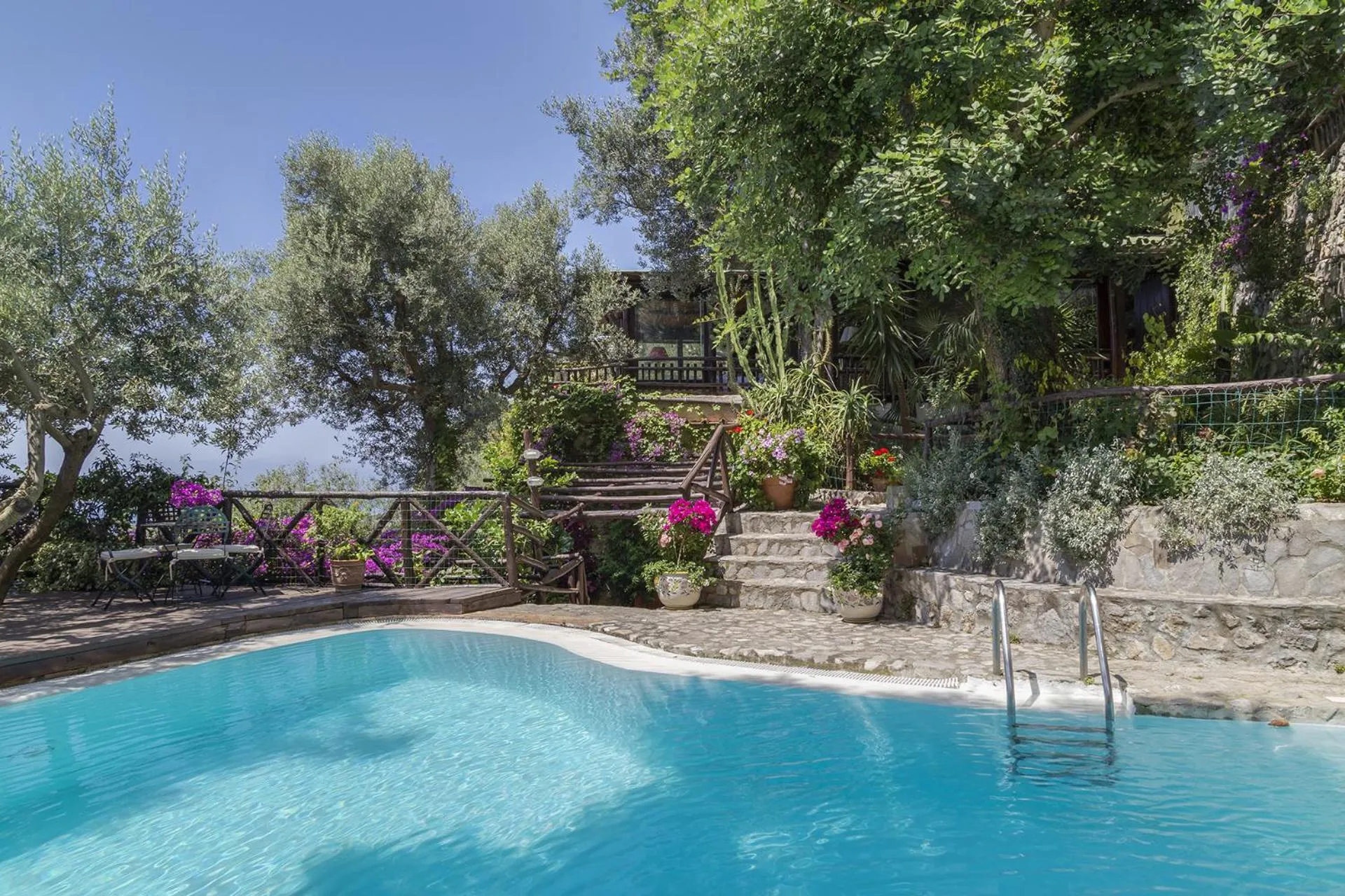 Swimming pool in Amore Rentals - Villa Era