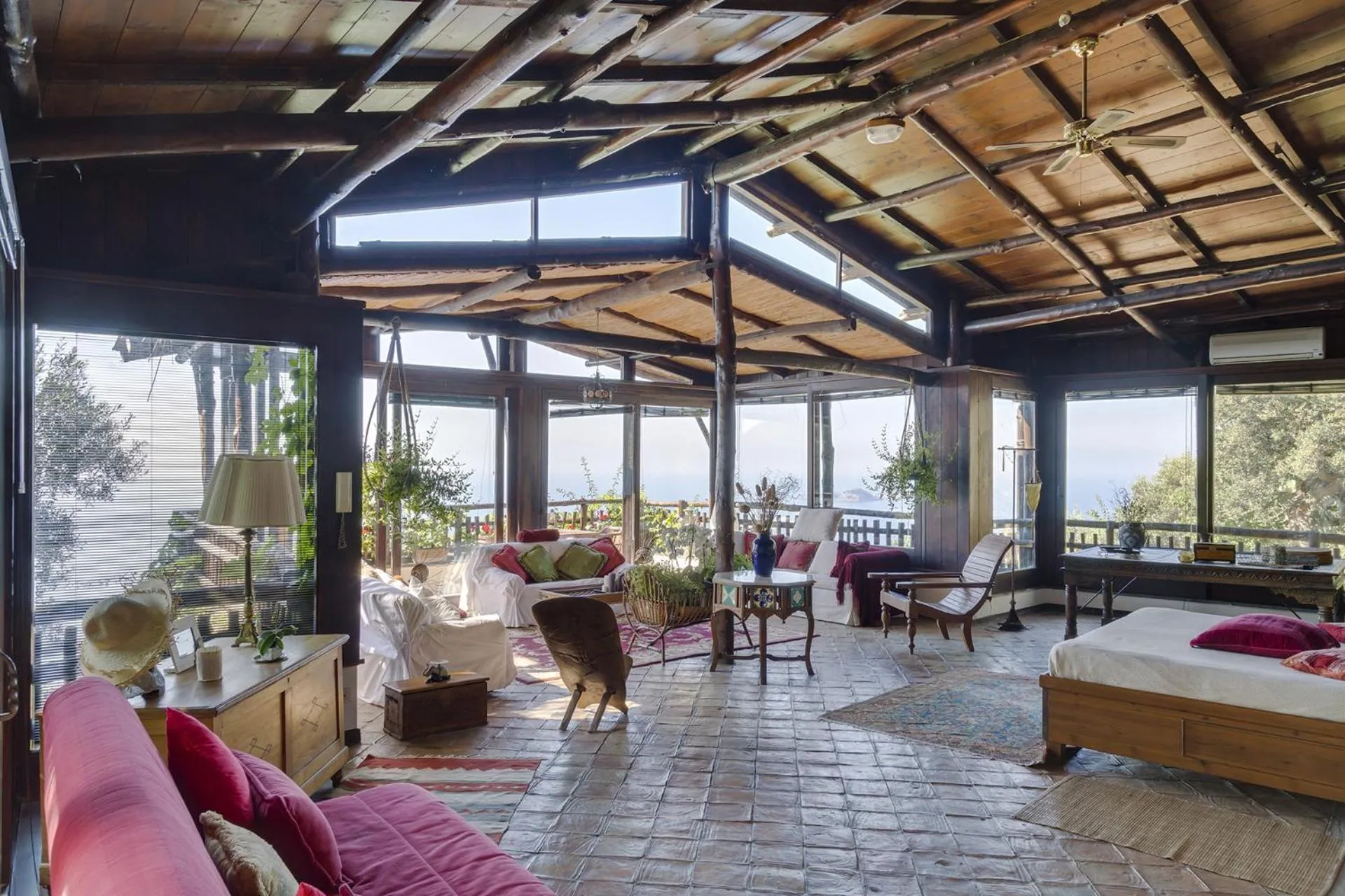 Bed in Amore Rentals - Villa Era
