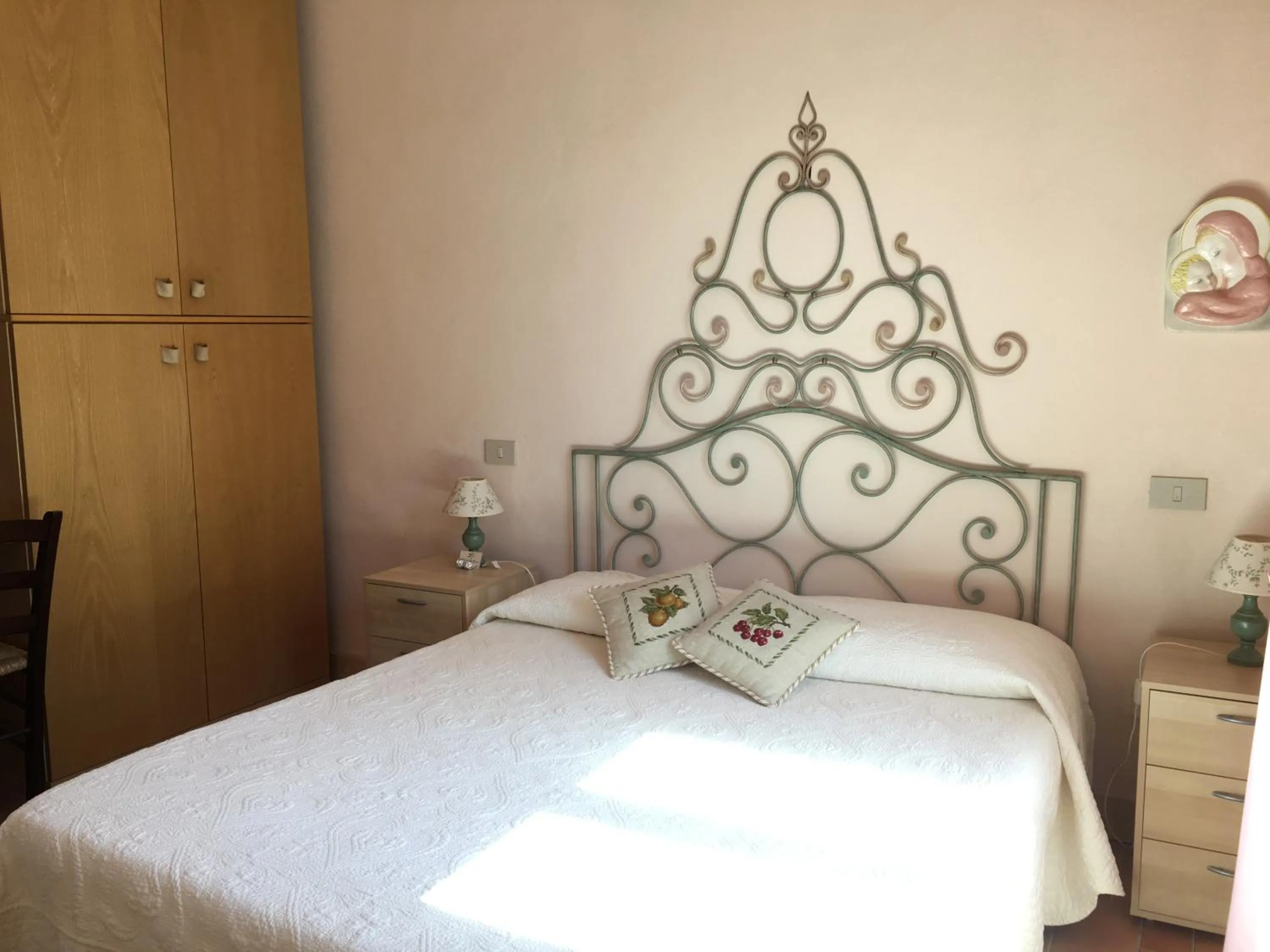 Photo of the whole room, Bed in Podere Il Mulino