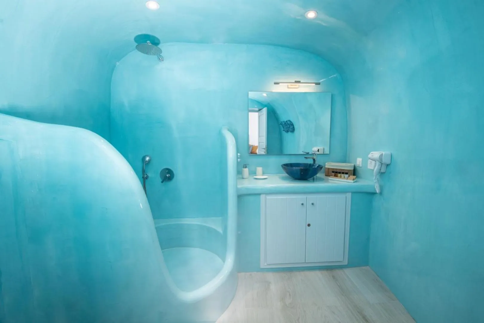 Bathroom in Sun Angelos Oia - Luxury Cave Suites
