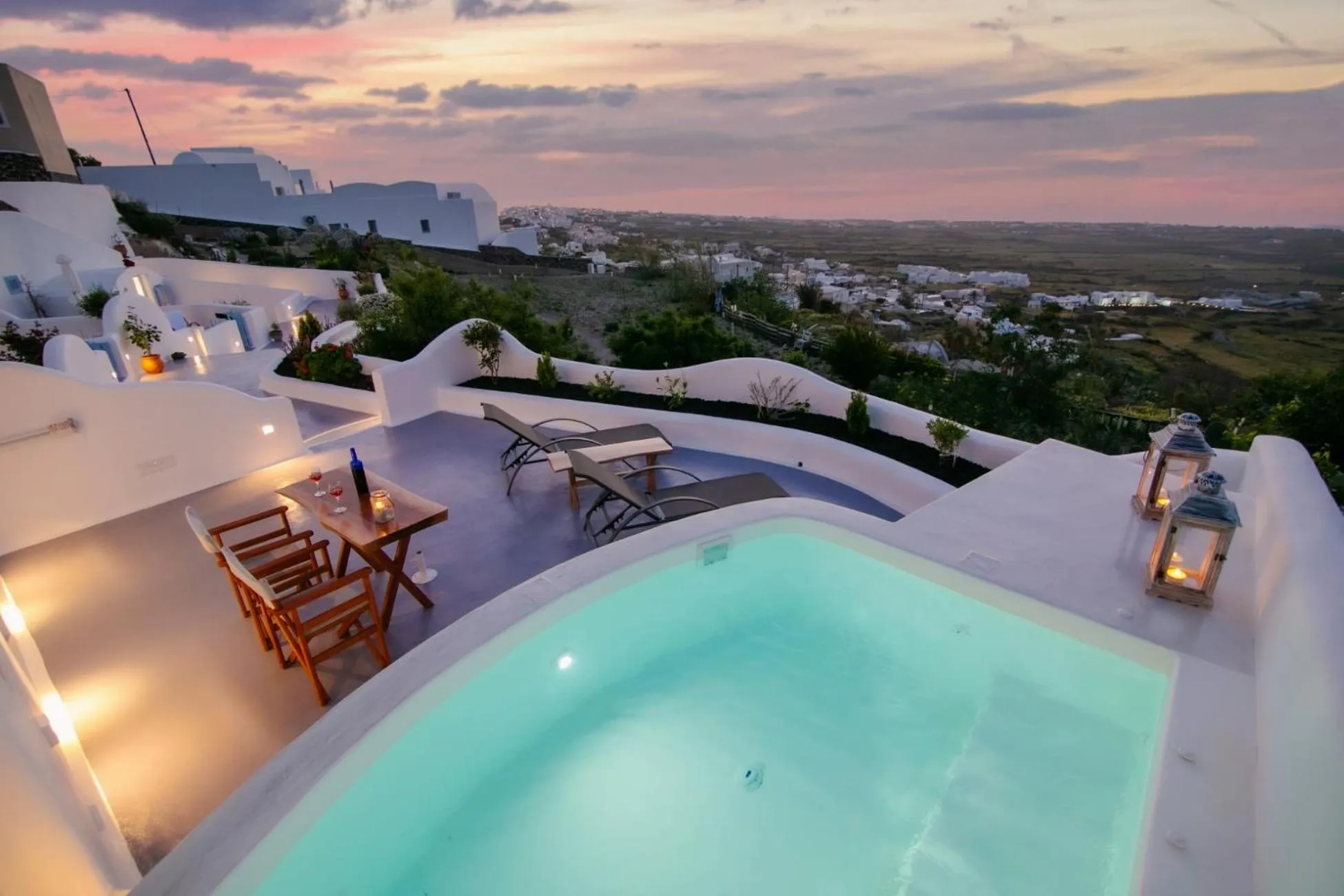Sunset in Sun Angelos Oia - Luxury Cave Suites