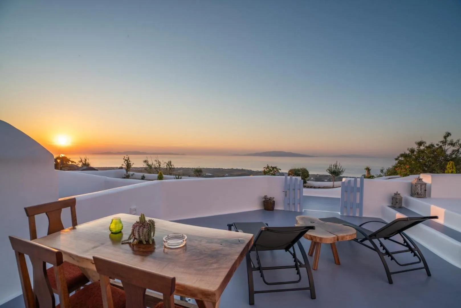 Balcony/Terrace in Sun Angelos Oia - Luxury Cave Suites