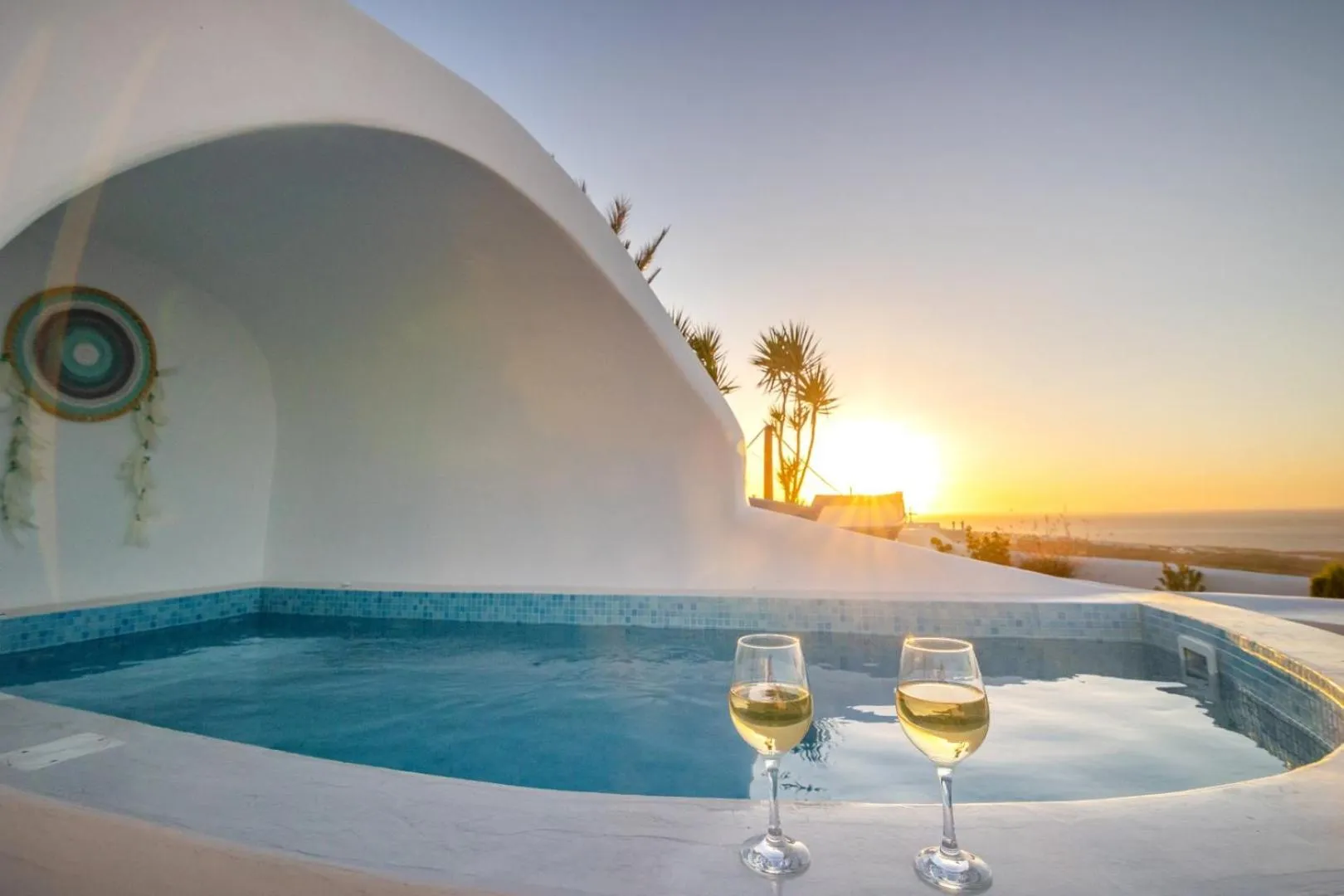 Hot Tub in Sun Angelos Oia - Luxury Cave Suites