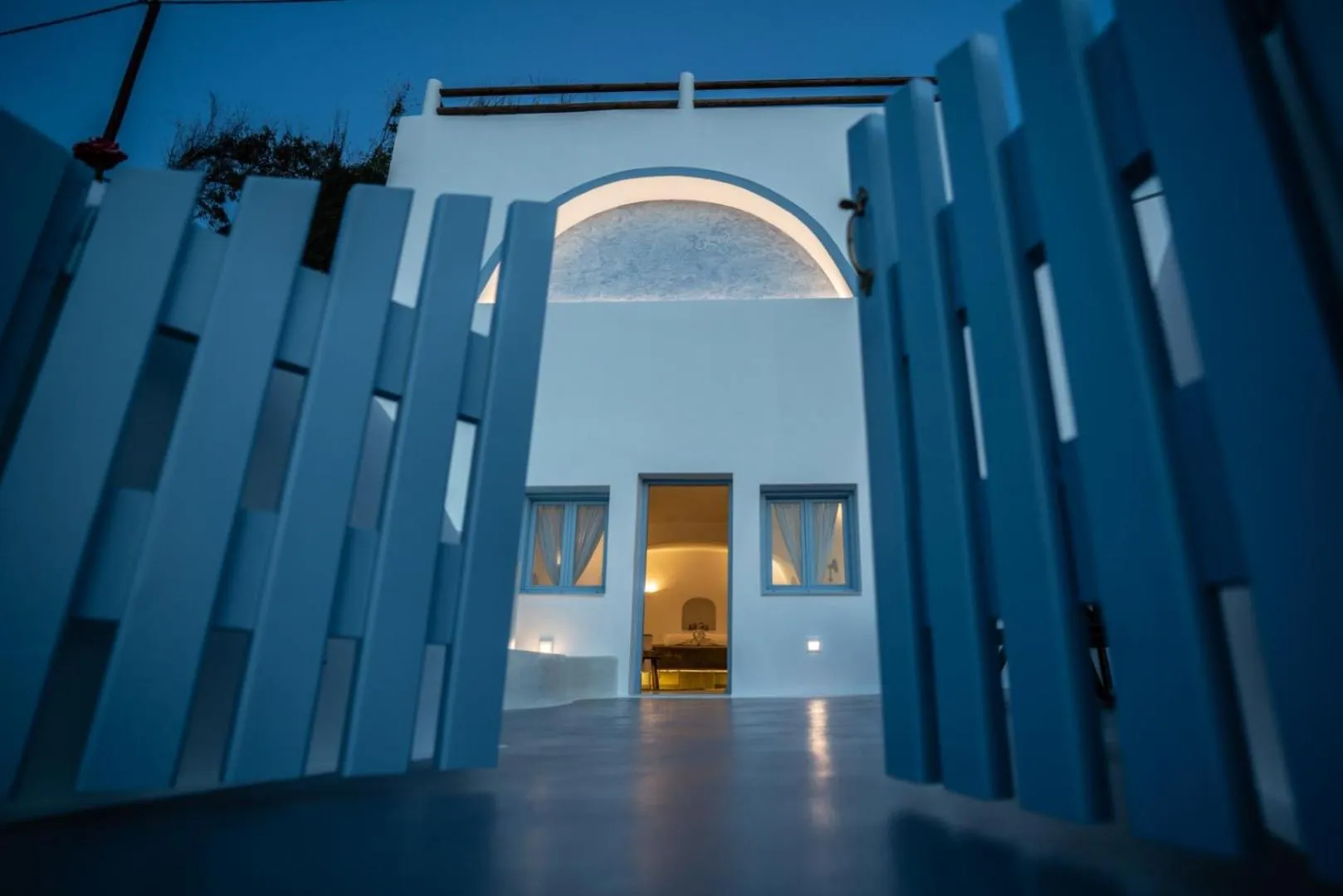 Facade/entrance in Sun Angelos Oia - Luxury Cave Suites