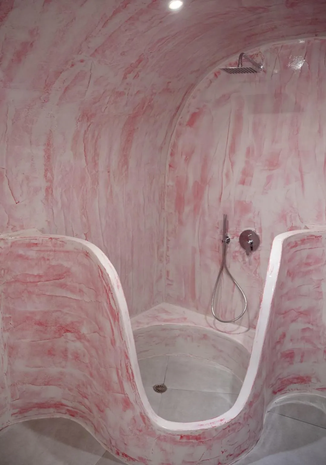 Shower in Sun Angelos Oia - Luxury Cave Suites