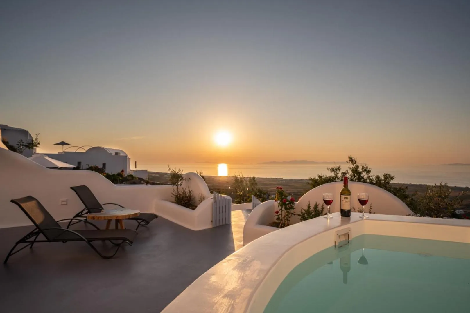 Sea view in Sun Angelos Oia - Luxury Cave Suites