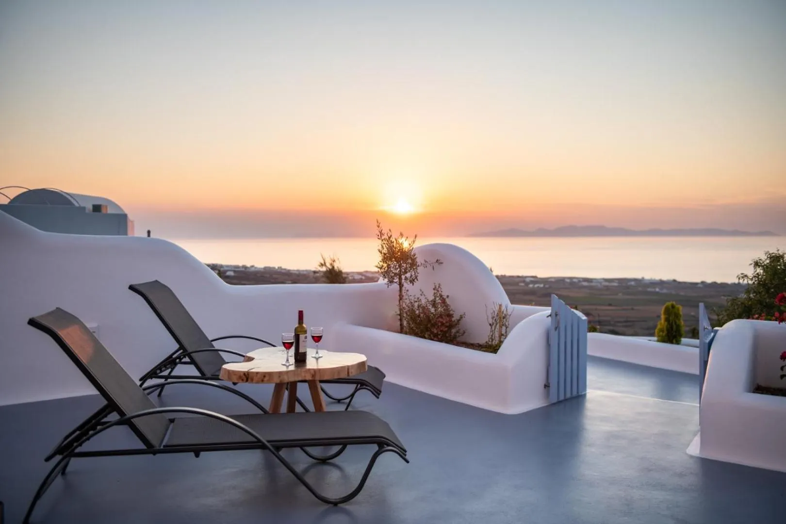 Sunset in Sun Angelos Oia - Luxury Cave Suites
