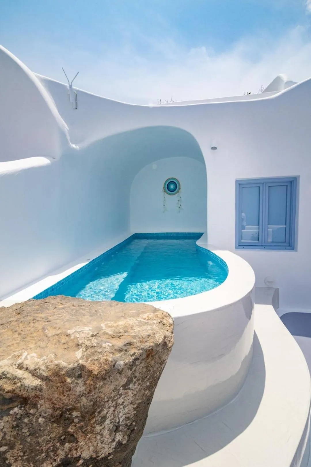 Hot Tub in Sun Angelos Oia - Luxury Cave Suites