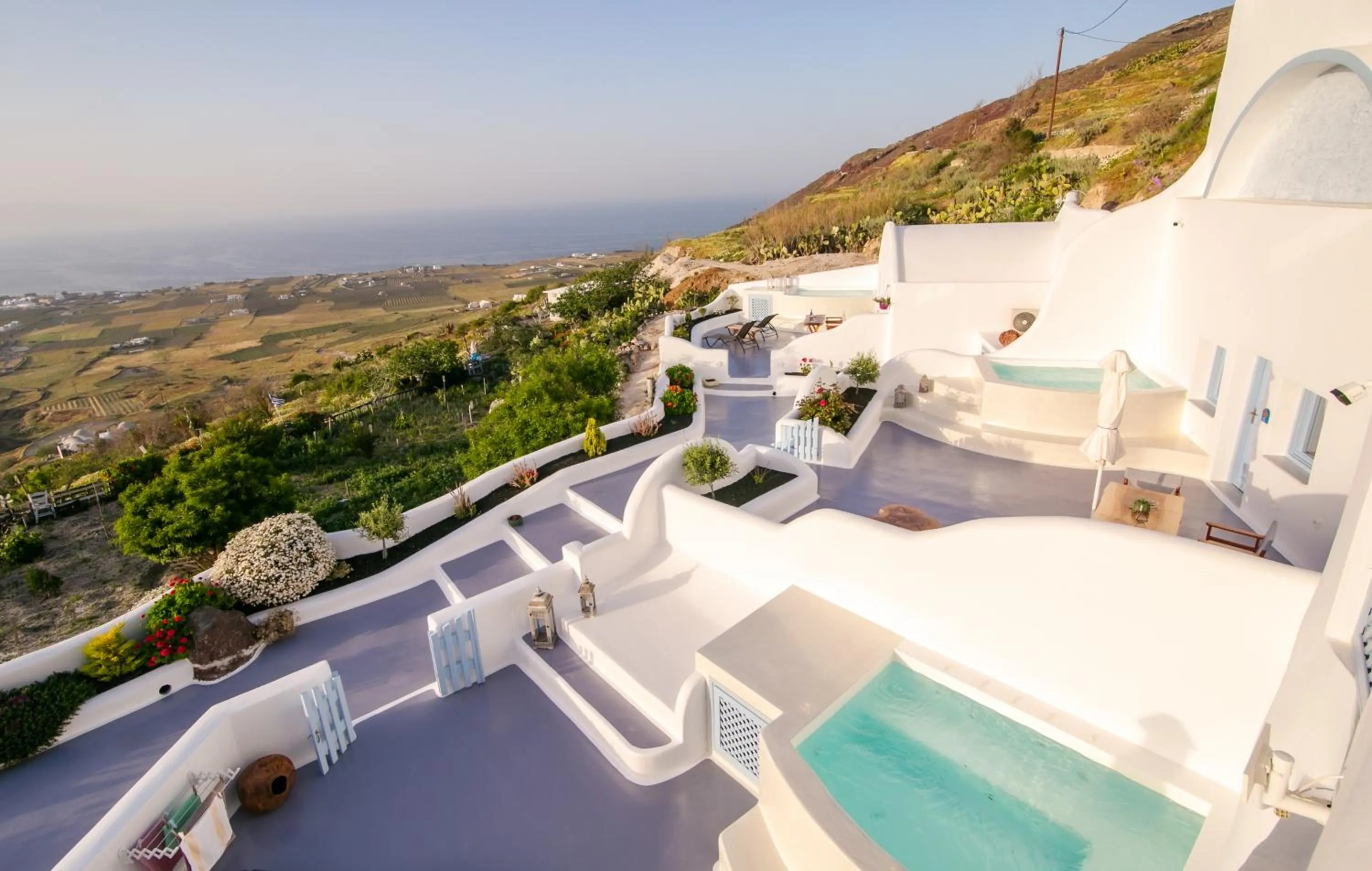 Bird's eye view in Sun Angelos Oia - Luxury Cave Suites