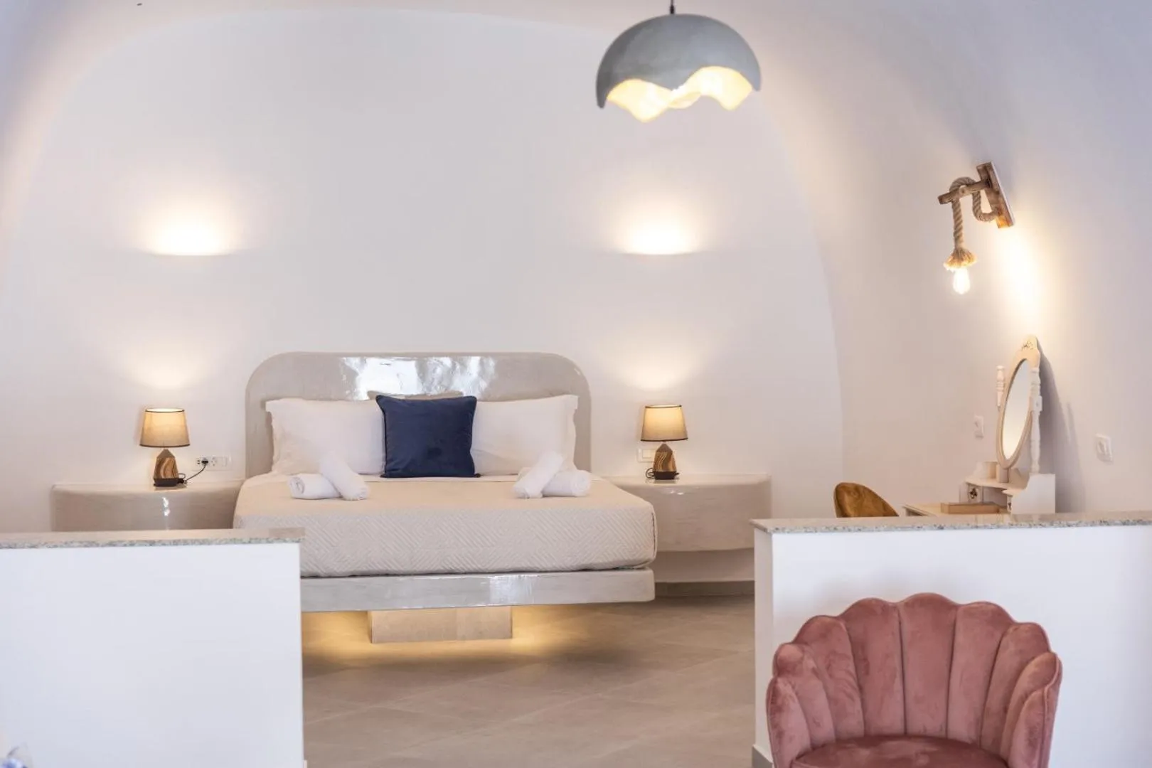 Bedroom, Bed in Sun Angelos Oia - Luxury Cave Suites