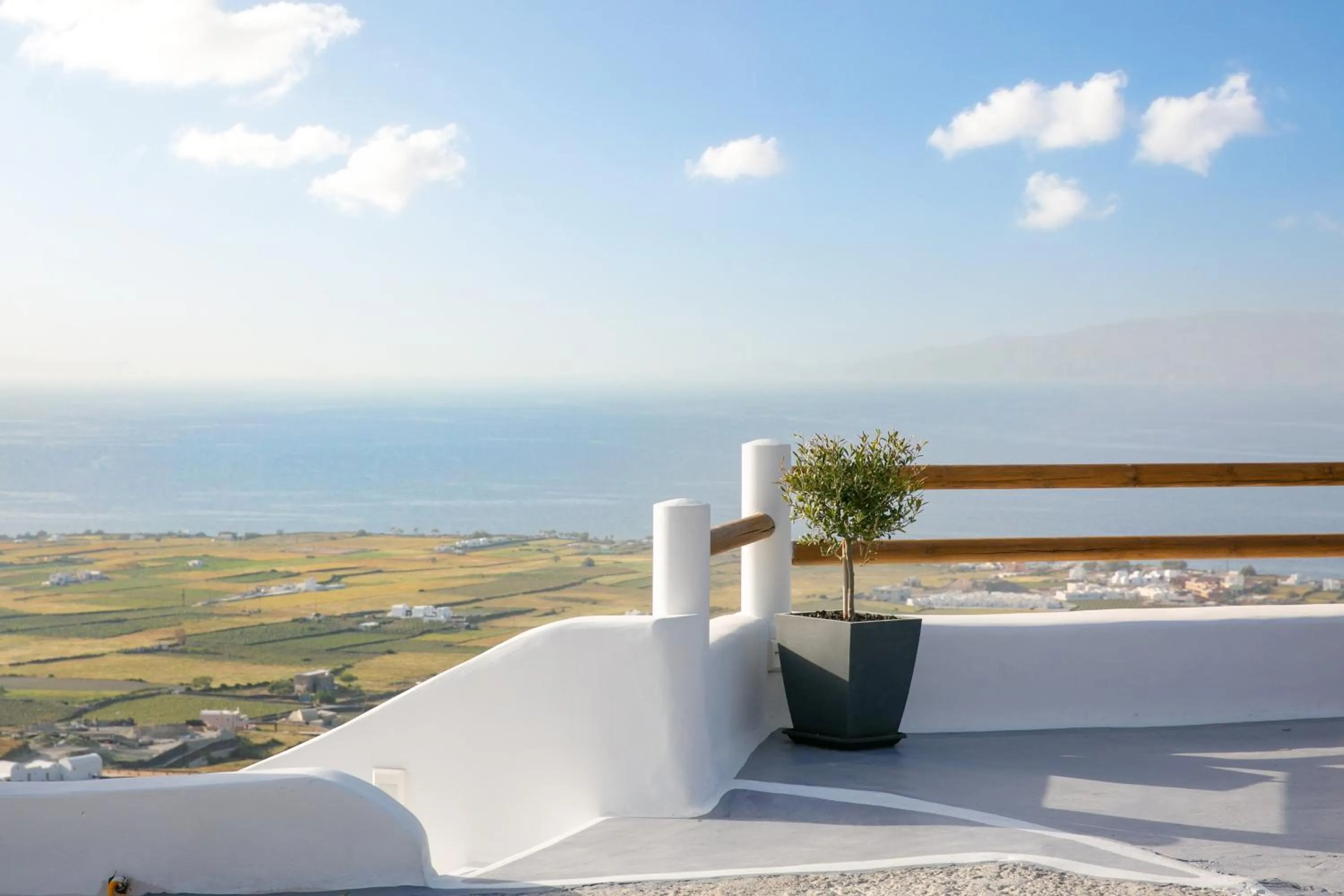 Sea view in Sun Angelos Oia - Luxury Cave Suites