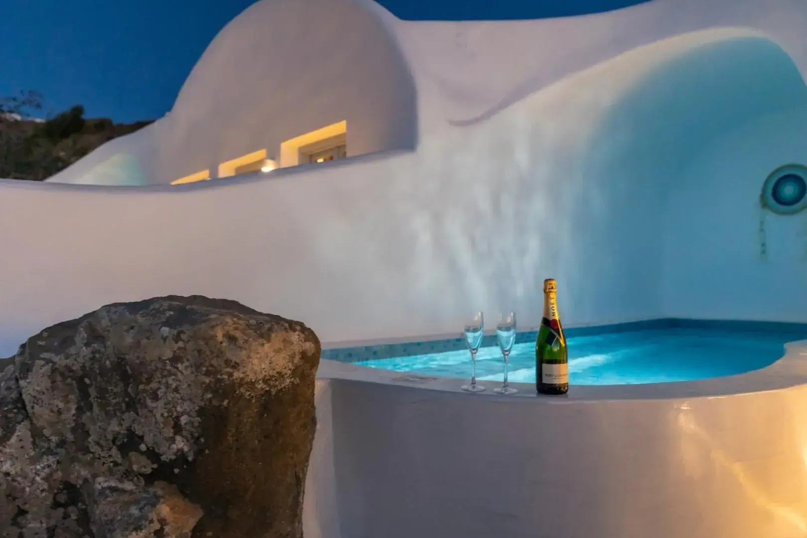 Executive Cave Suite with Jetted & Heated Plunge Pool Sea & Sunset View in Sun Angelos Oia - Luxury Cave Suites Executive Cave Suite with Jetted & Heated Plunge Pool Sea & Sunset View in Sun Angelos Oia - Luxury Cave Suites