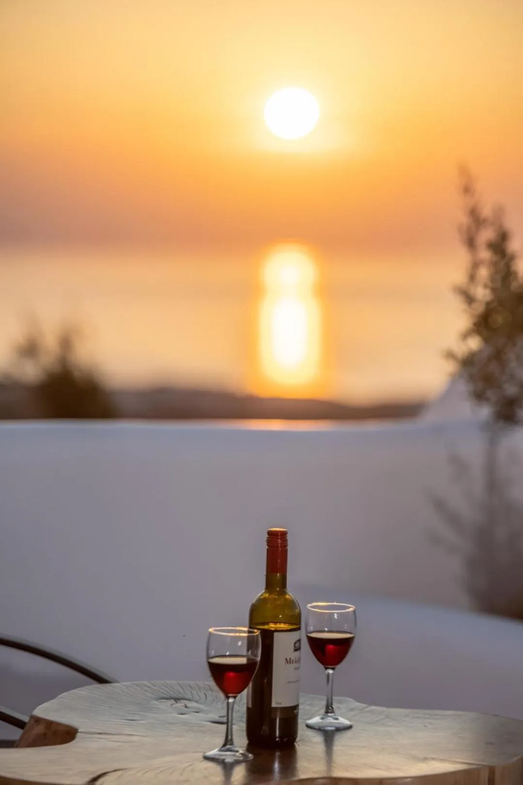 Alcoholic drinks in Sun Angelos Oia - Luxury Cave Suites