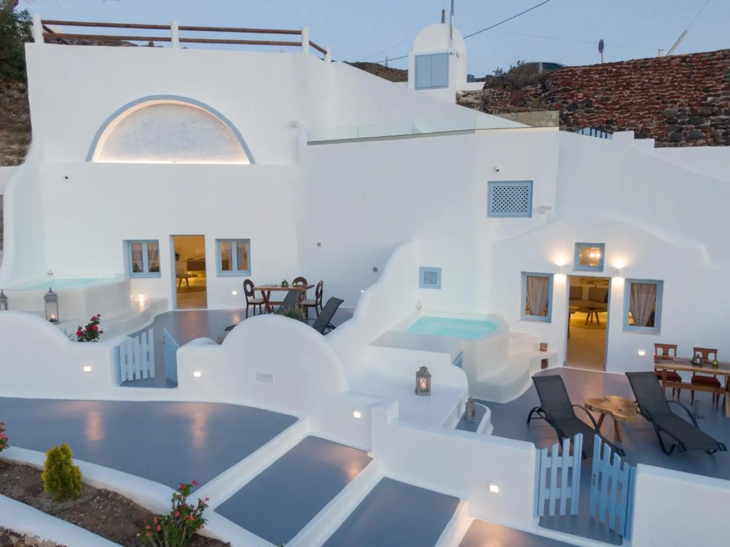 Patio in Sun Angelos Oia - Luxury Cave Suites