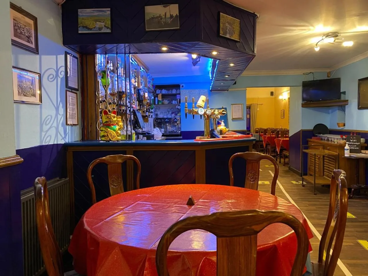 Restaurant/places to eat in Richmond House Hotel