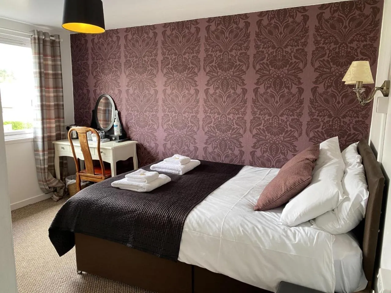 Bed in Richmond House Hotel