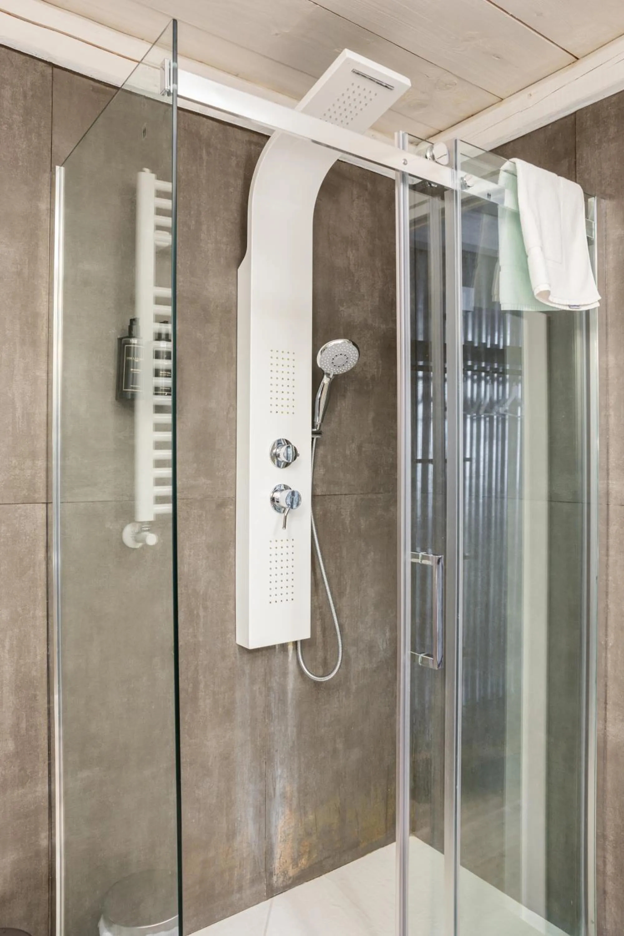 Shower in Bari LandLord 8 - Una Finestra sulla Cattedrale