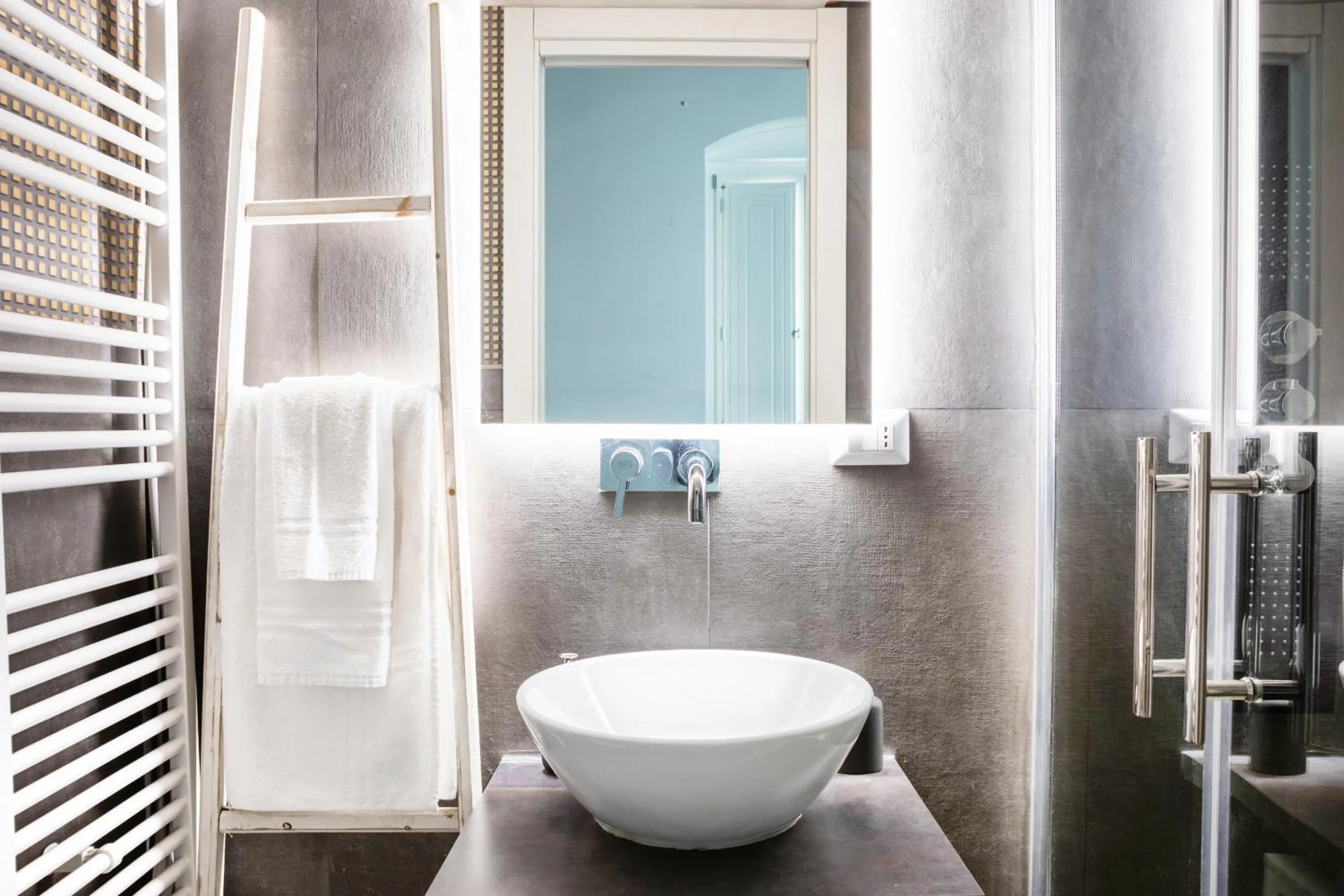 Shower in Bari LandLord 8 - Una Finestra sulla Cattedrale