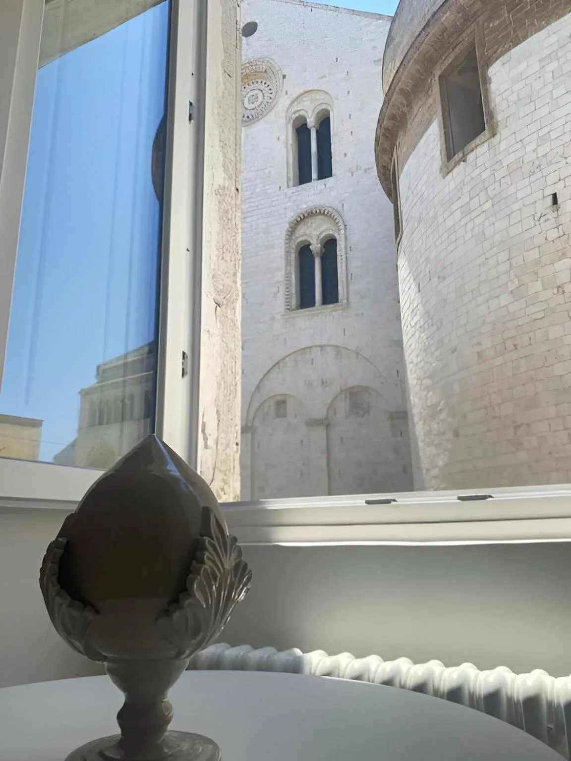 Day in Bari LandLord 8 - Una Finestra sulla Cattedrale