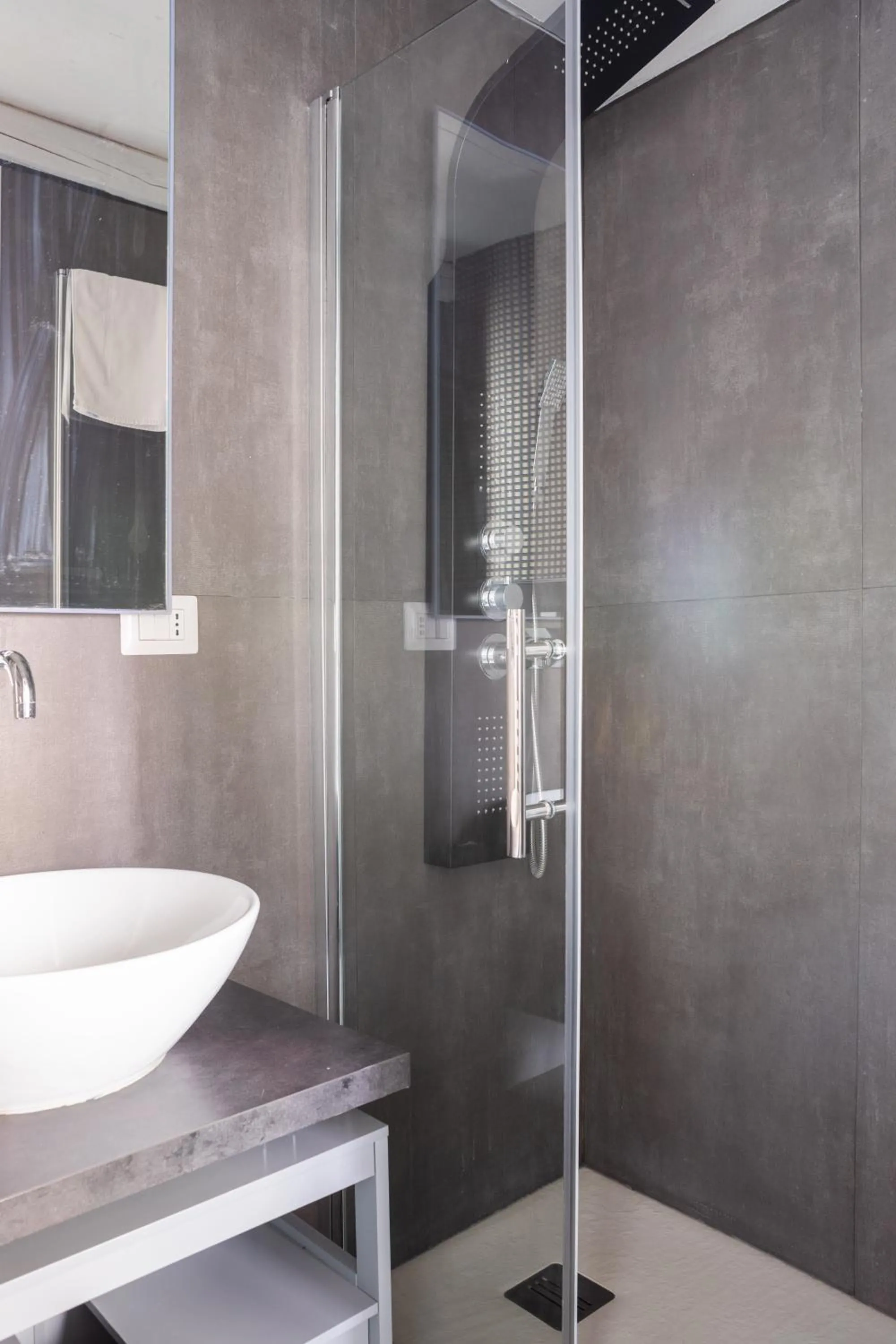 Shower in Bari LandLord 8 - Una Finestra sulla Cattedrale