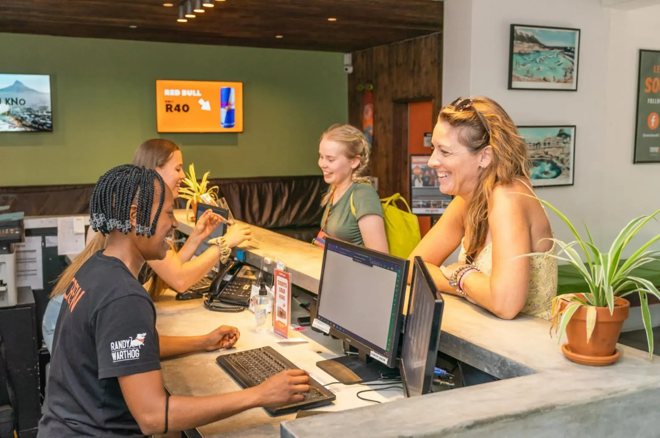 Lobby or reception in Never at Home Kloof Street Lobby or reception in Never at Home Kloof Street