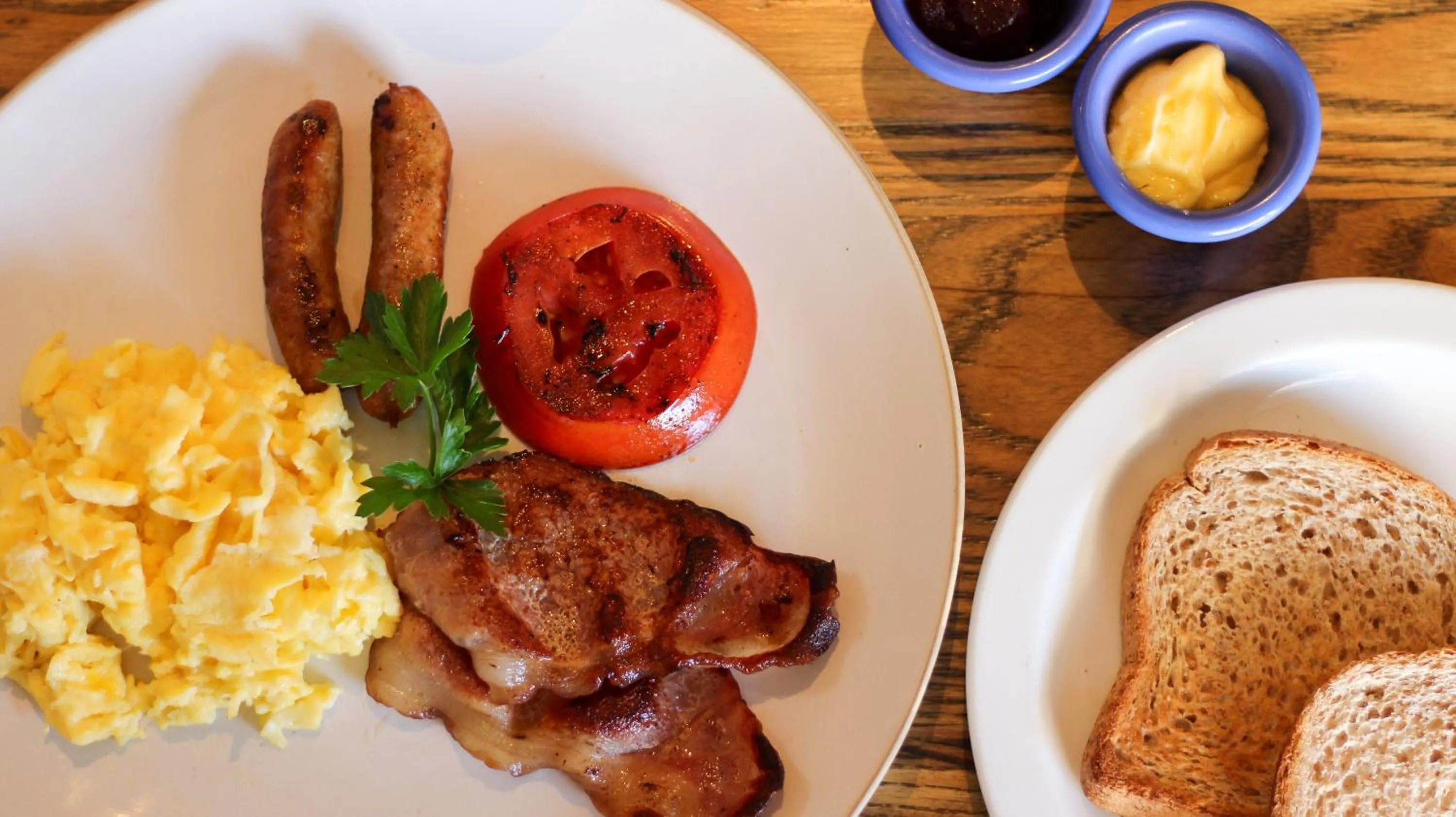 Breakfast in Never at Home Kloof Street