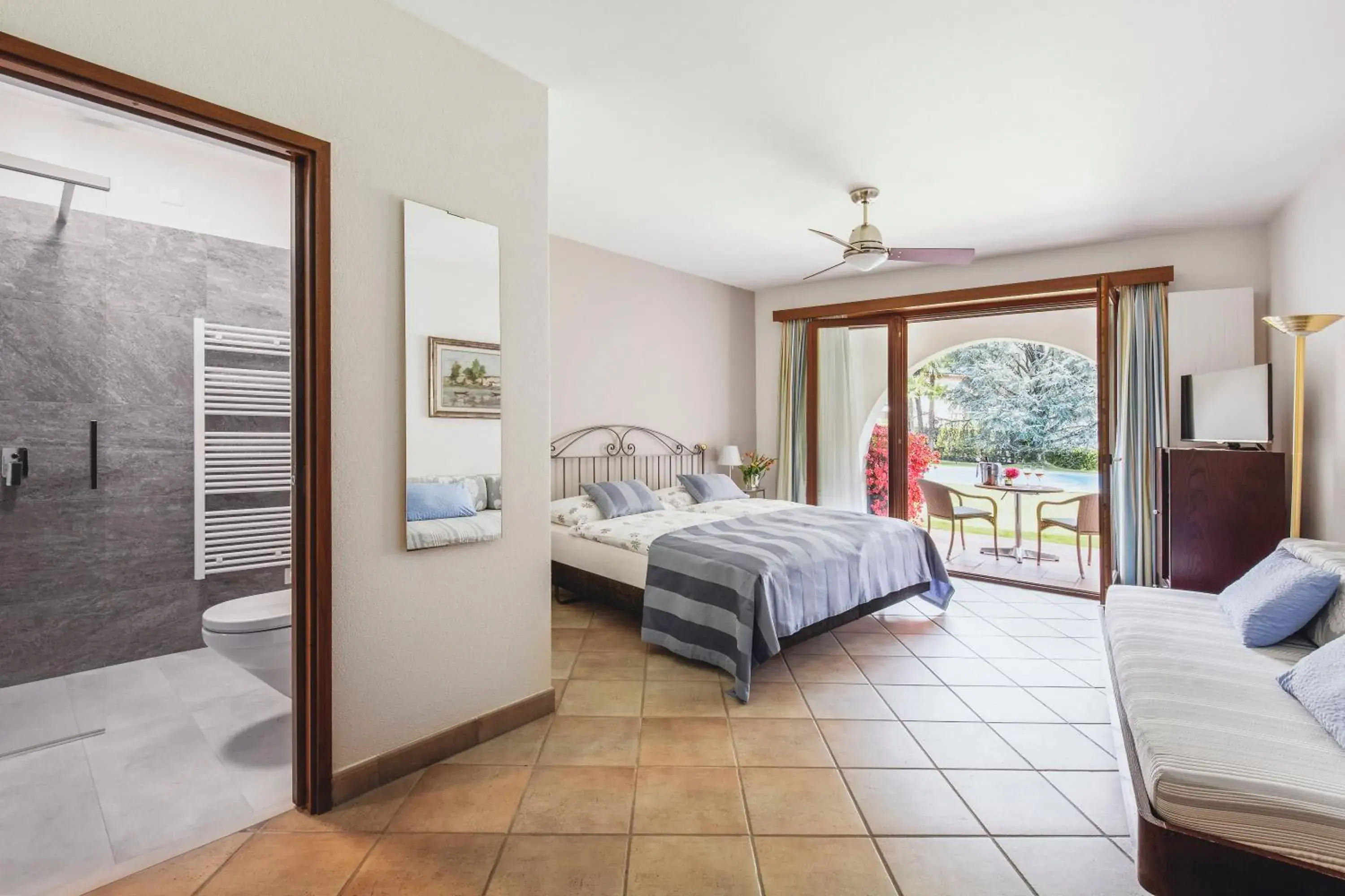 Superior Double Room with Garden View in Garni Elena Superior Double Room with Garden View in Garni Elena