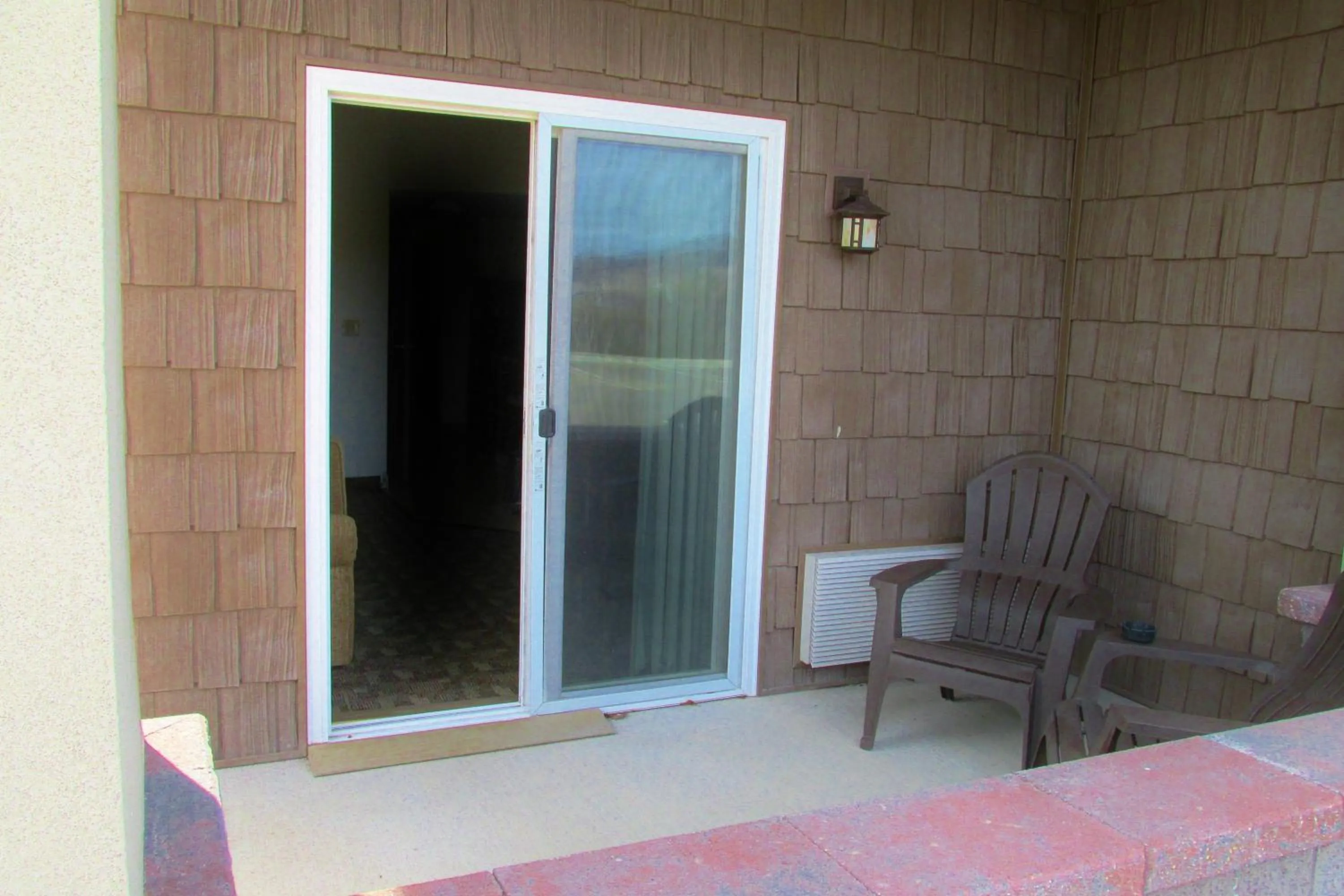 Facade/entrance in Crystal Springs Inn and Suites