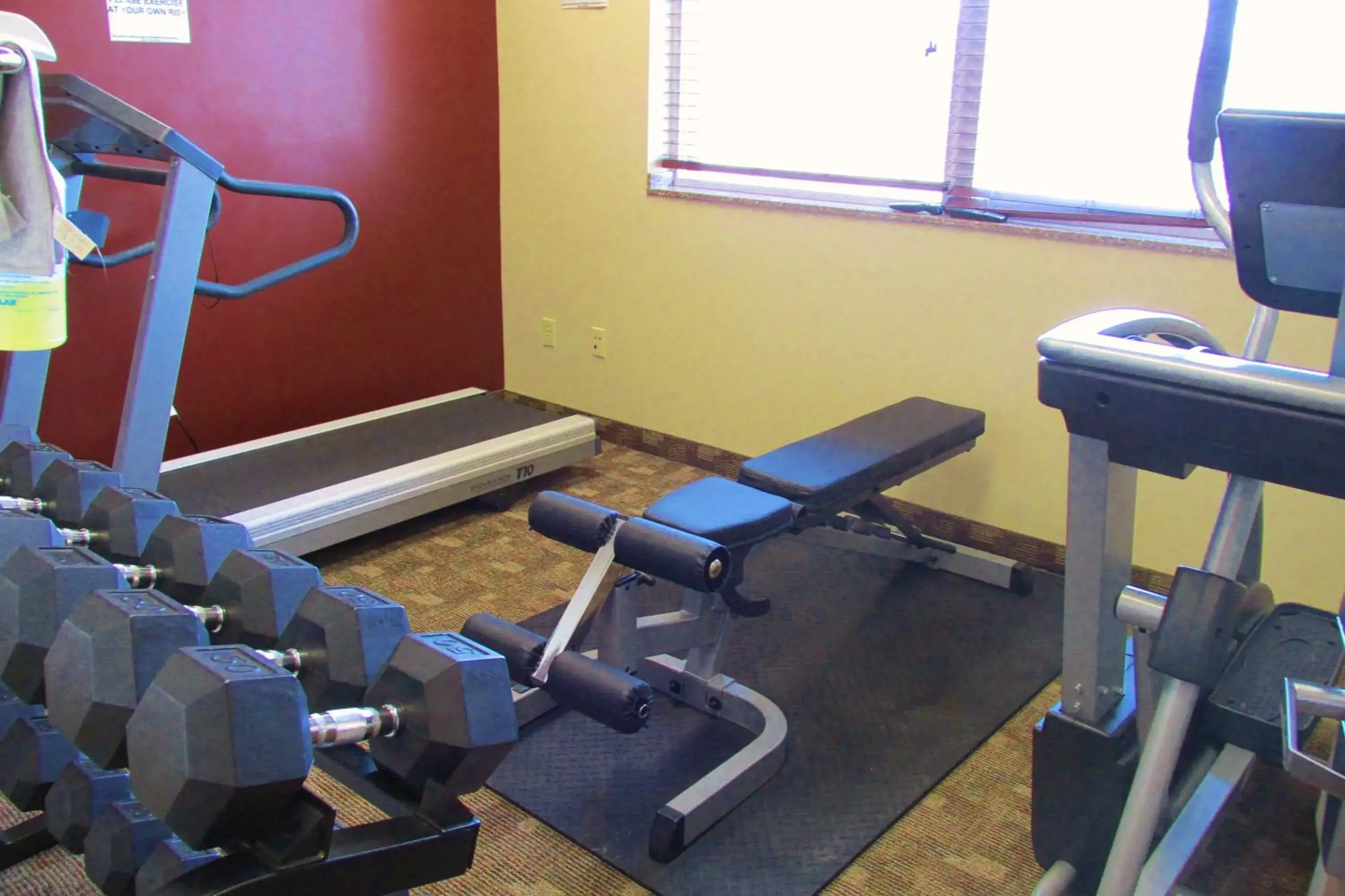 Fitness centre/facilities in Crystal Springs Inn and Suites Fitness centre/facilities in Crystal Springs Inn and Suites