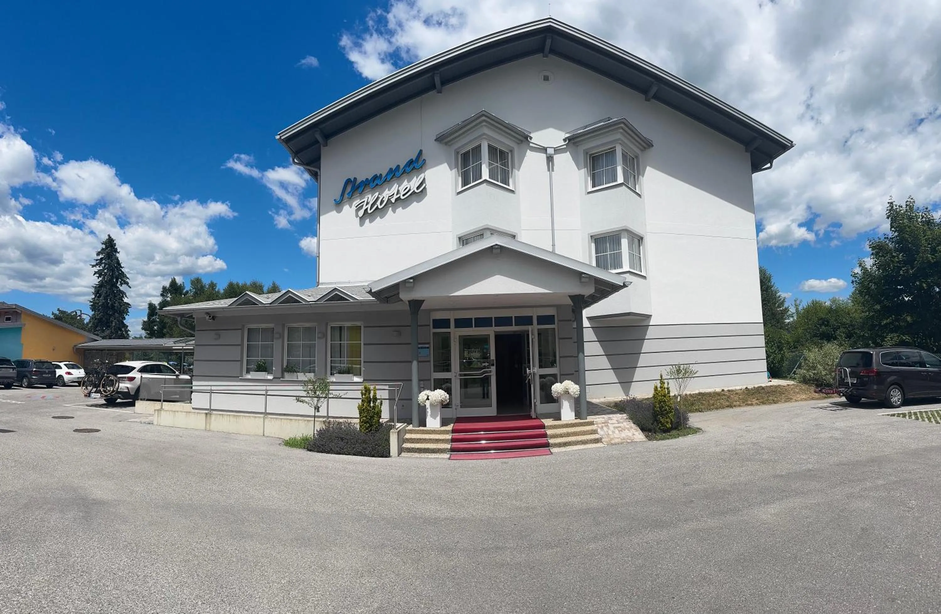 Property building in Strandhotel Faak