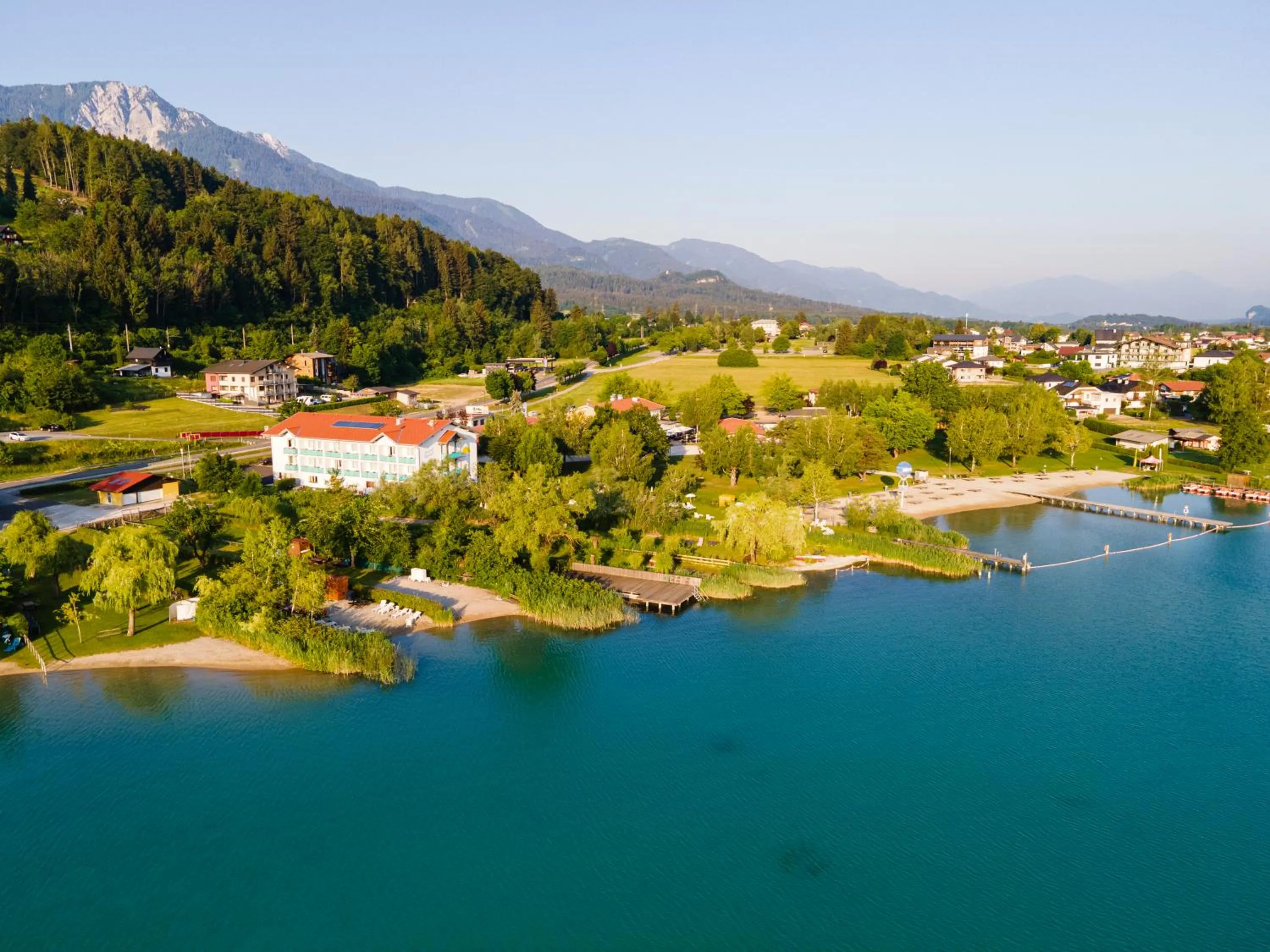 Property building in Strandhotel Faak